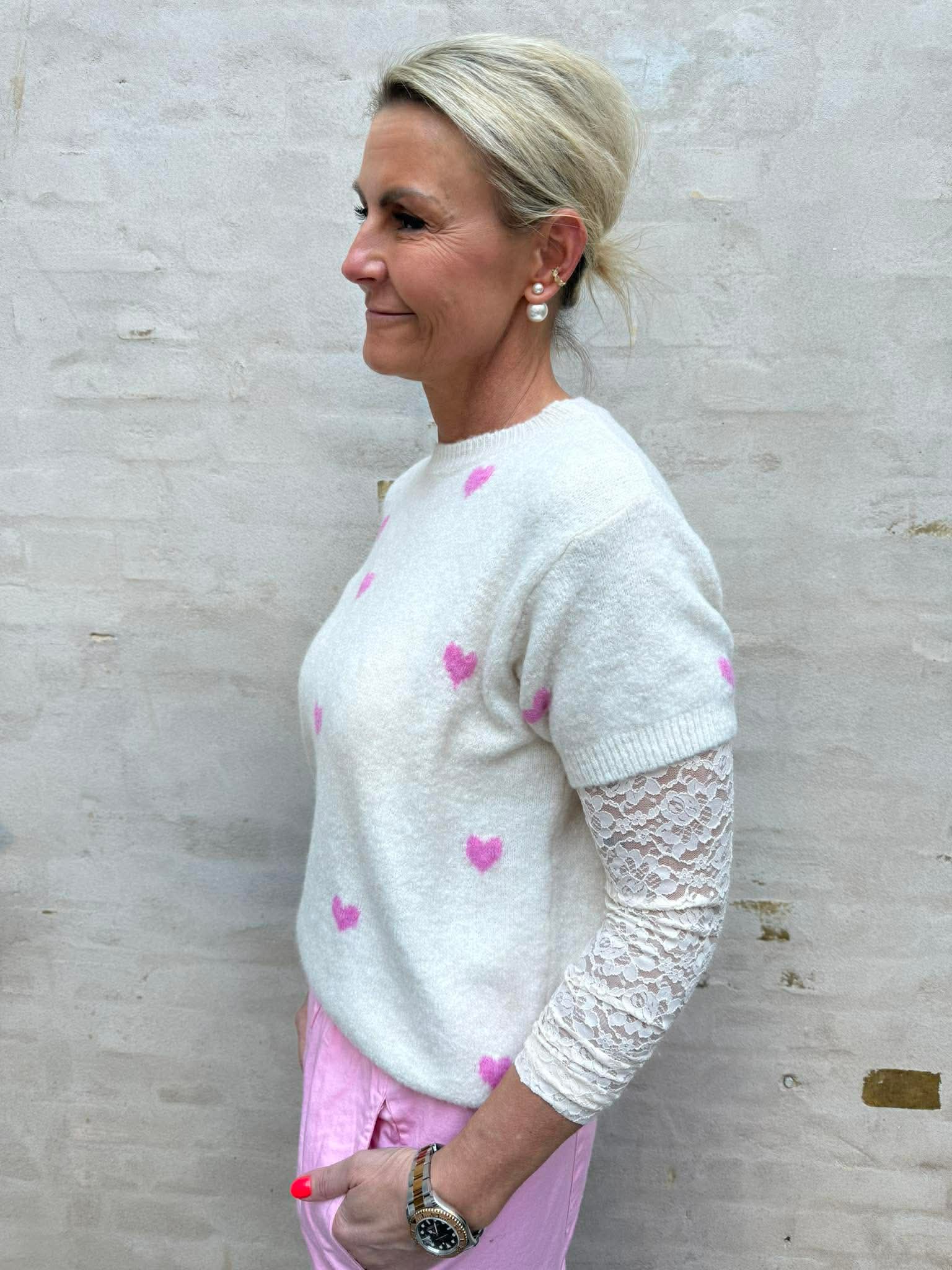 T-shirt Pullover med hjärtan - benvit/rosa