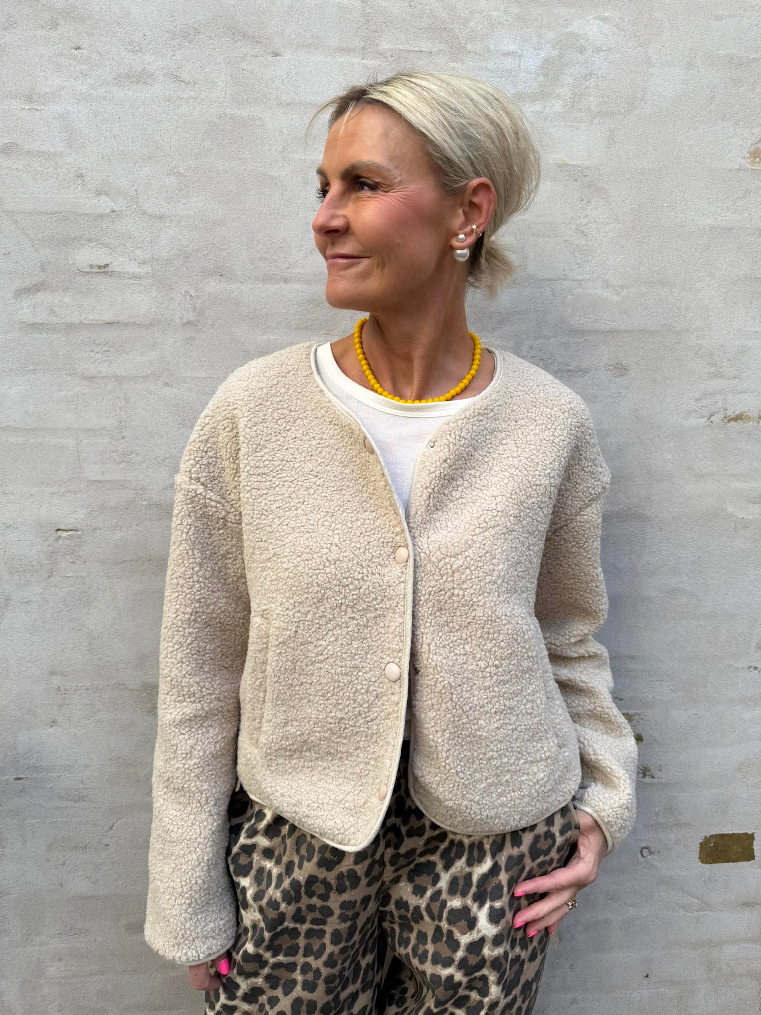 Good Vibes Teddy Jacket - Beige