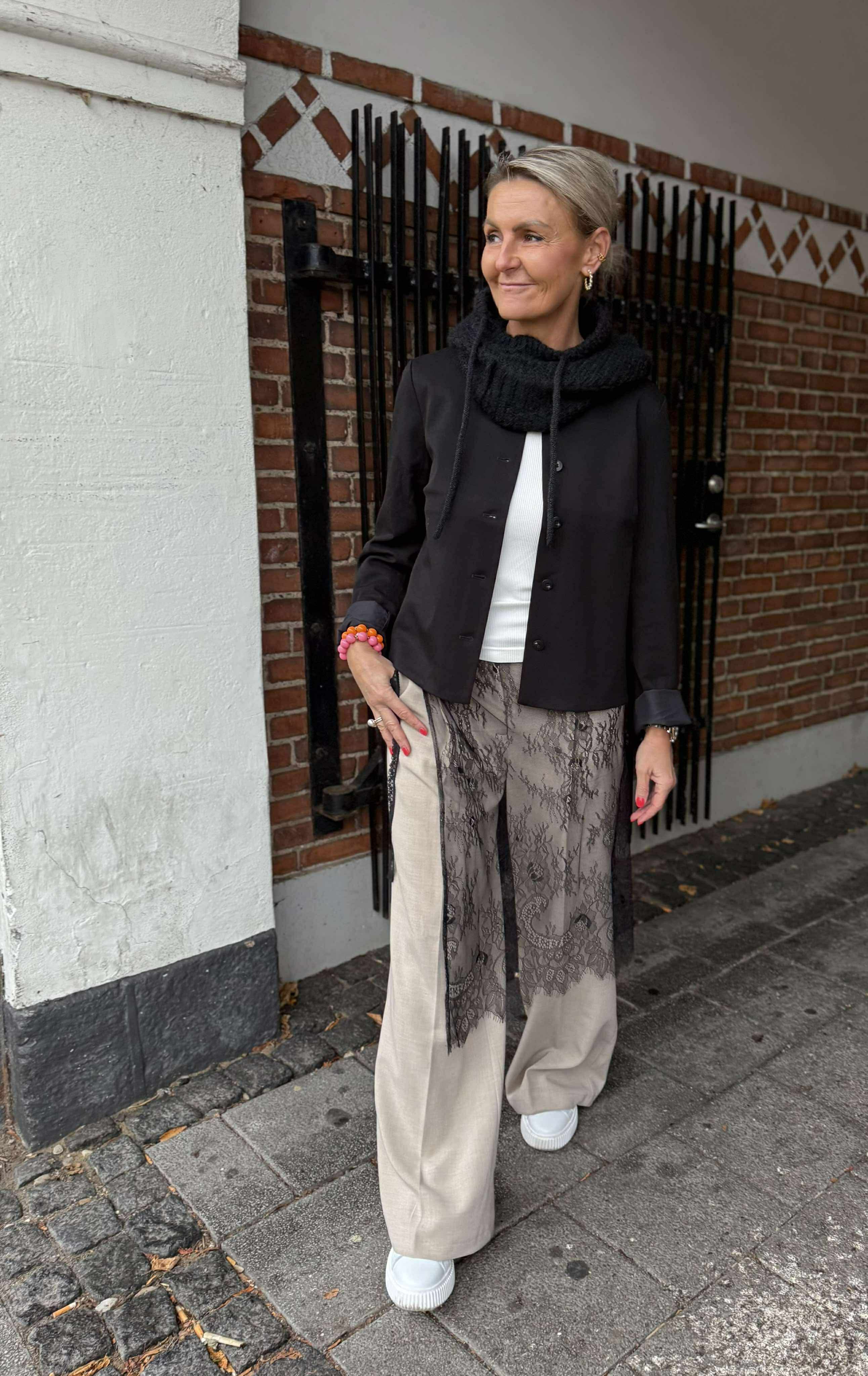 ORIANNA spetskjol - Svart