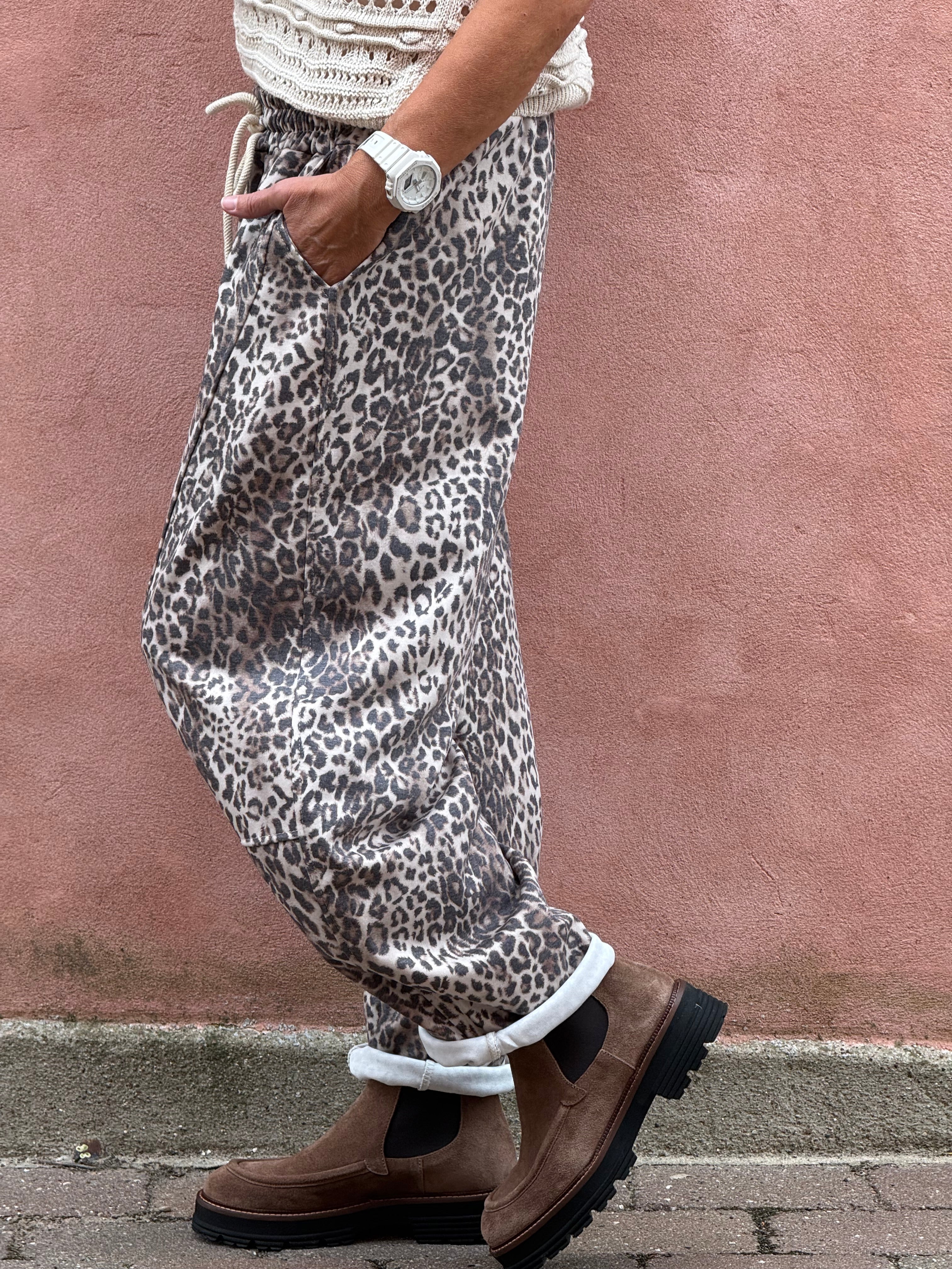 Very Leo Sweatpants - Off White/Black/Beige