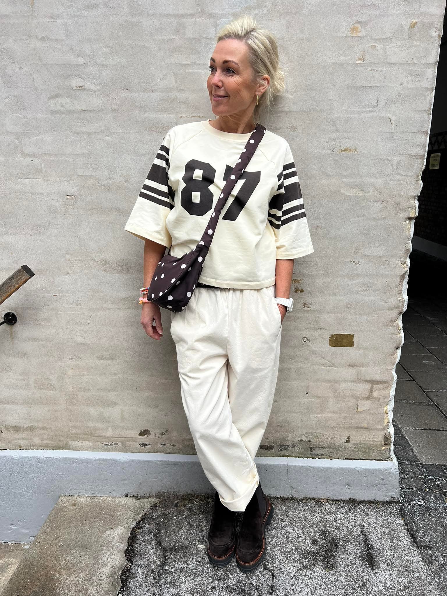 AMANDA KNOT BUMBAG - Björk Hot fudge prickar