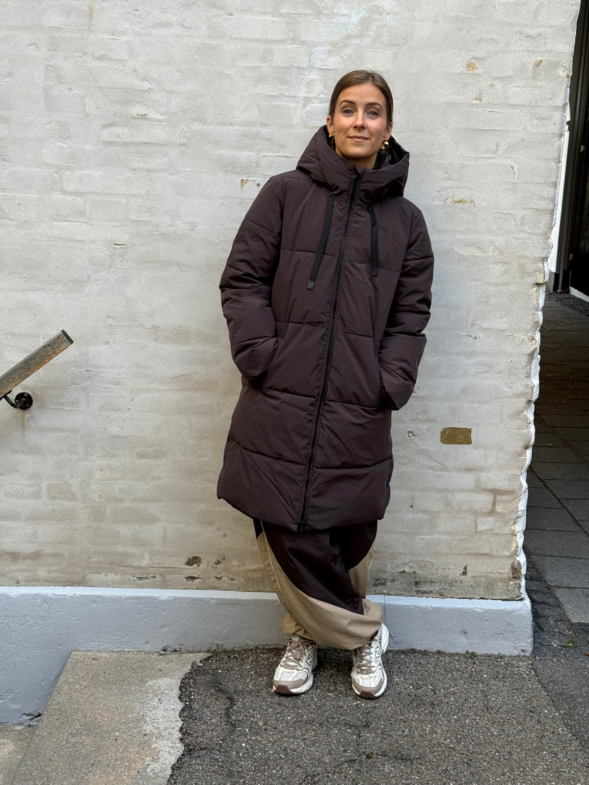 BLAIR LONG HOOD PUFFER - Chocolate Torte/CONTRAST BLACK