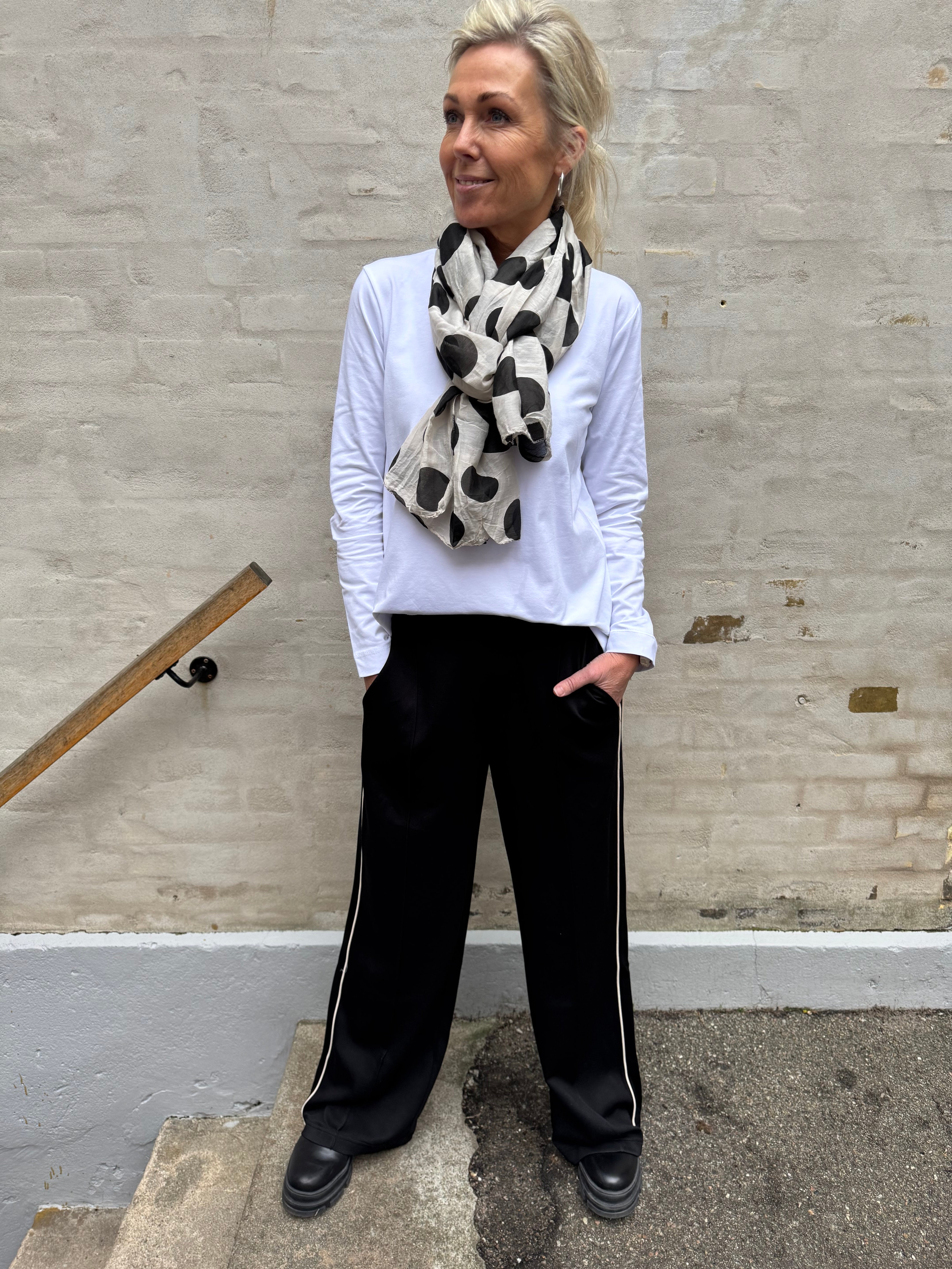 Vera dot scarf benvit