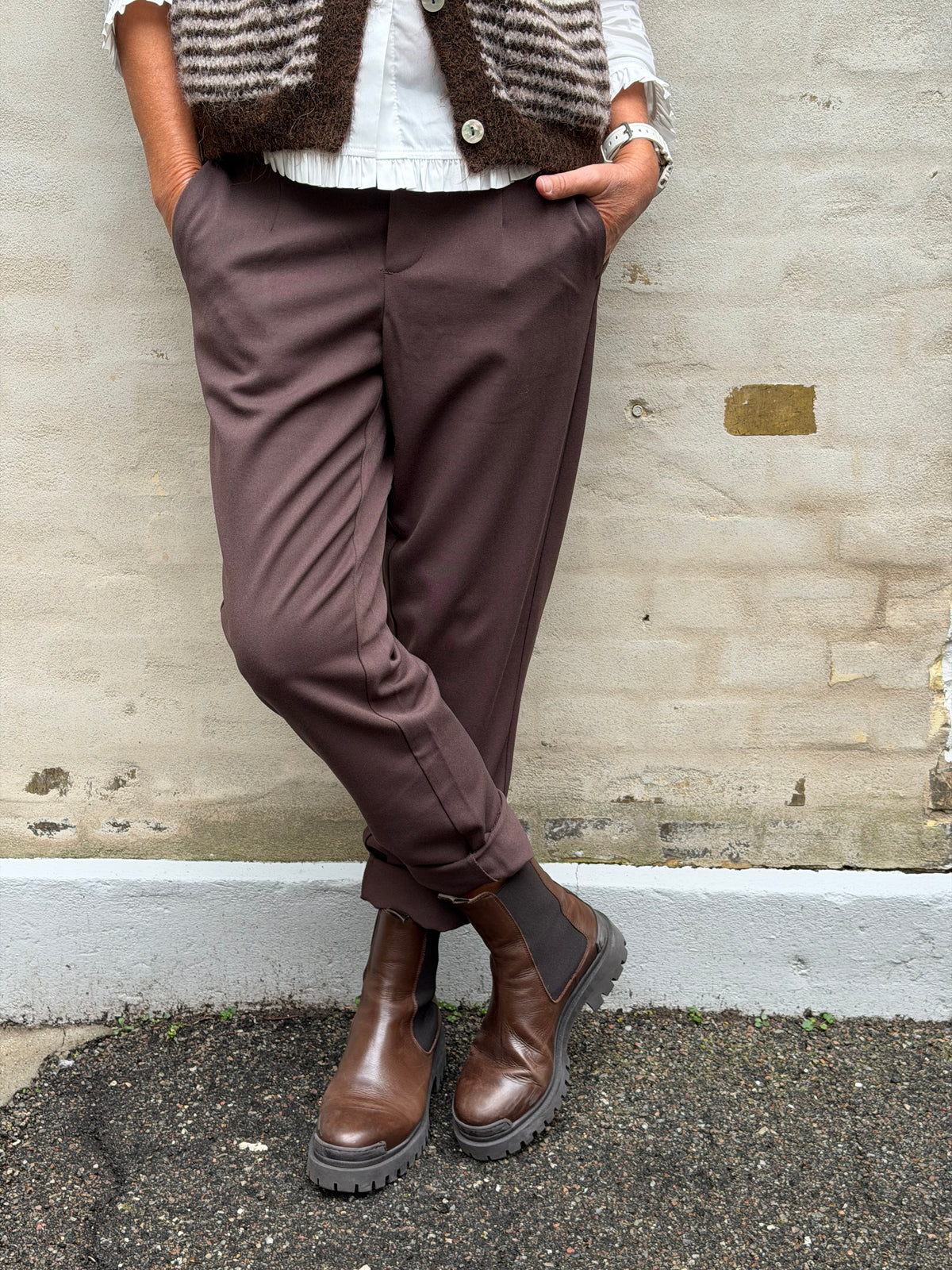 Lisa Slim Pant - Seal Brown
