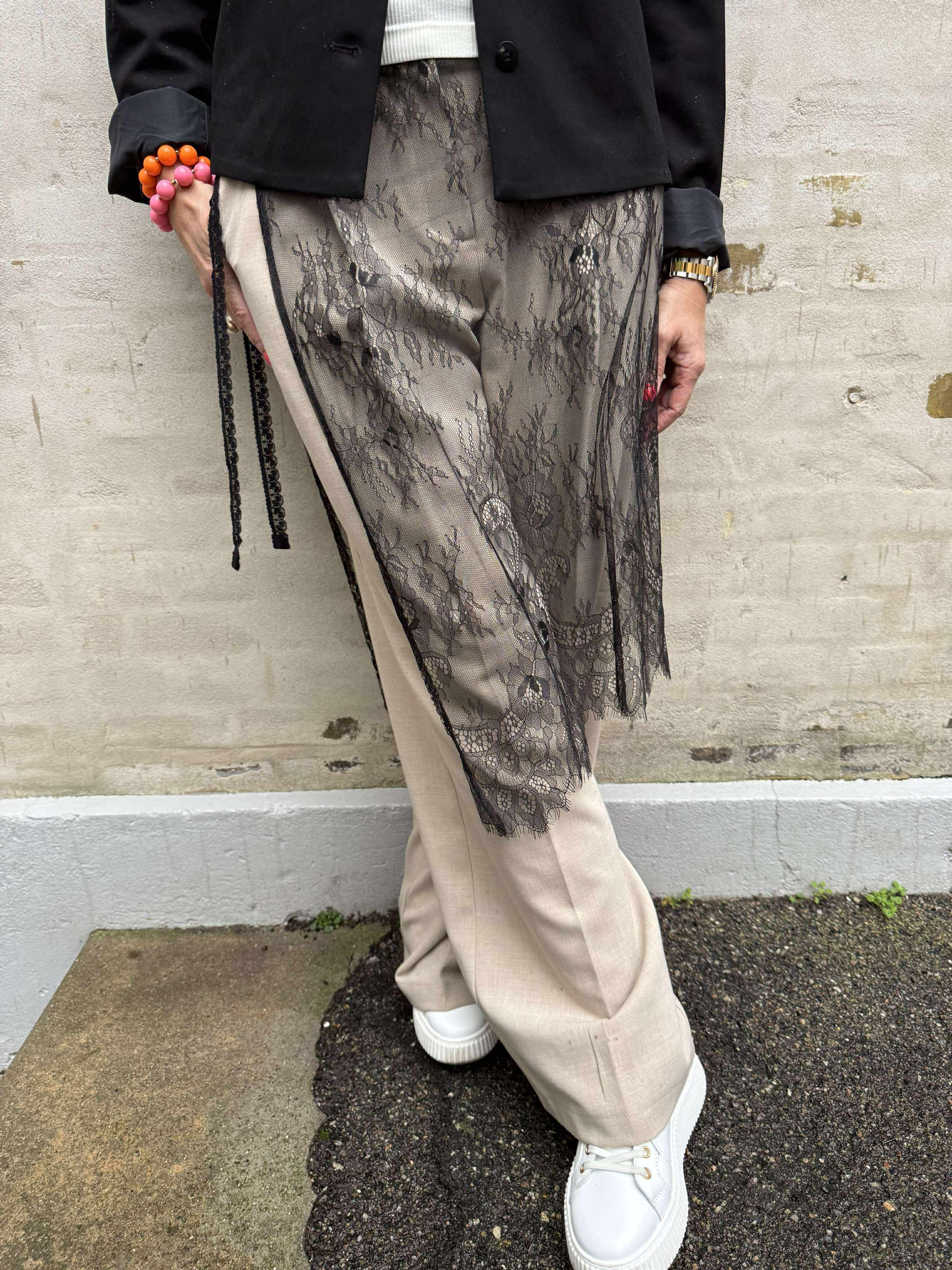 ORIANNA spetskjol - Svart