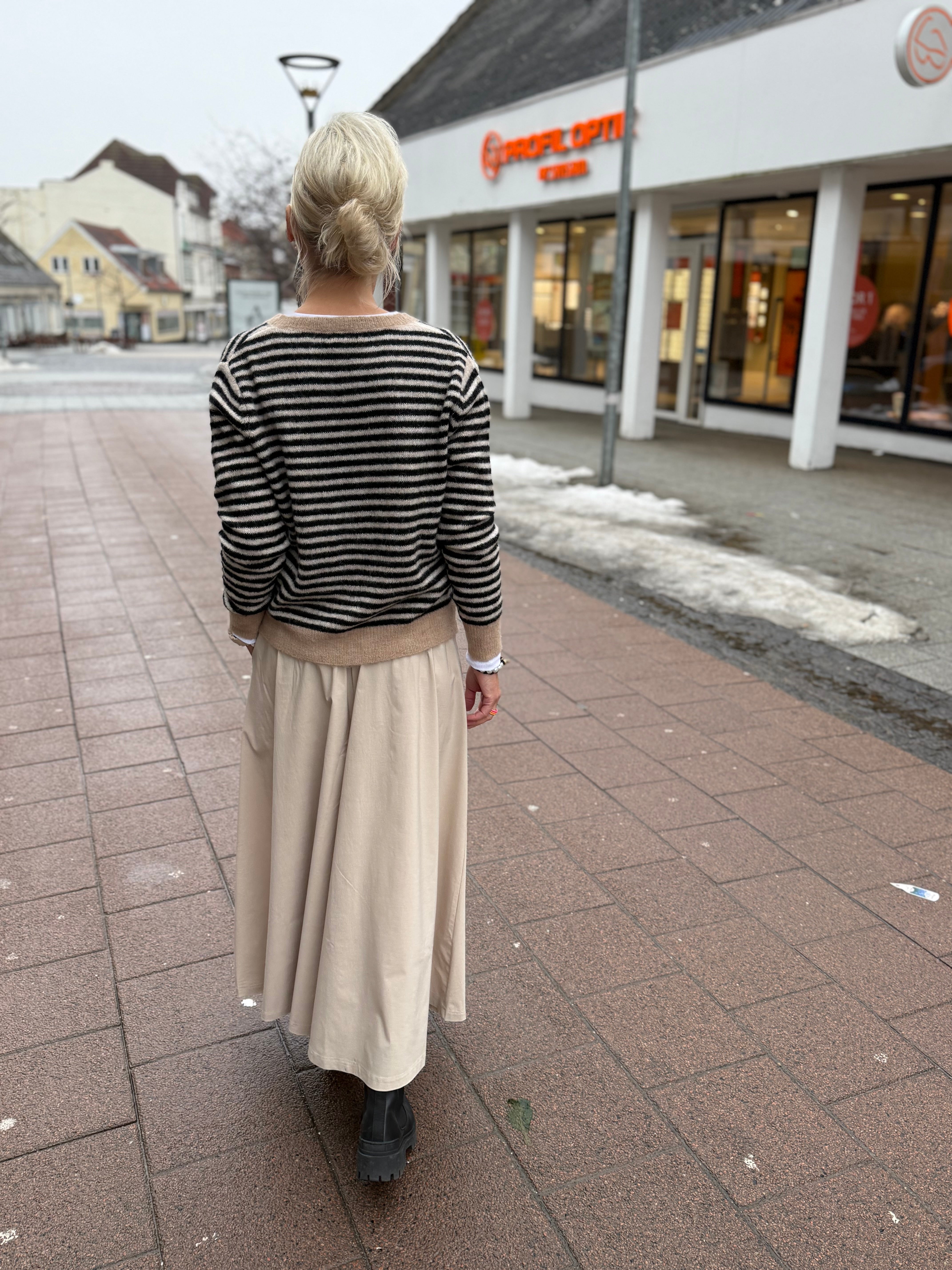 DAVINA delad kjol - Kit