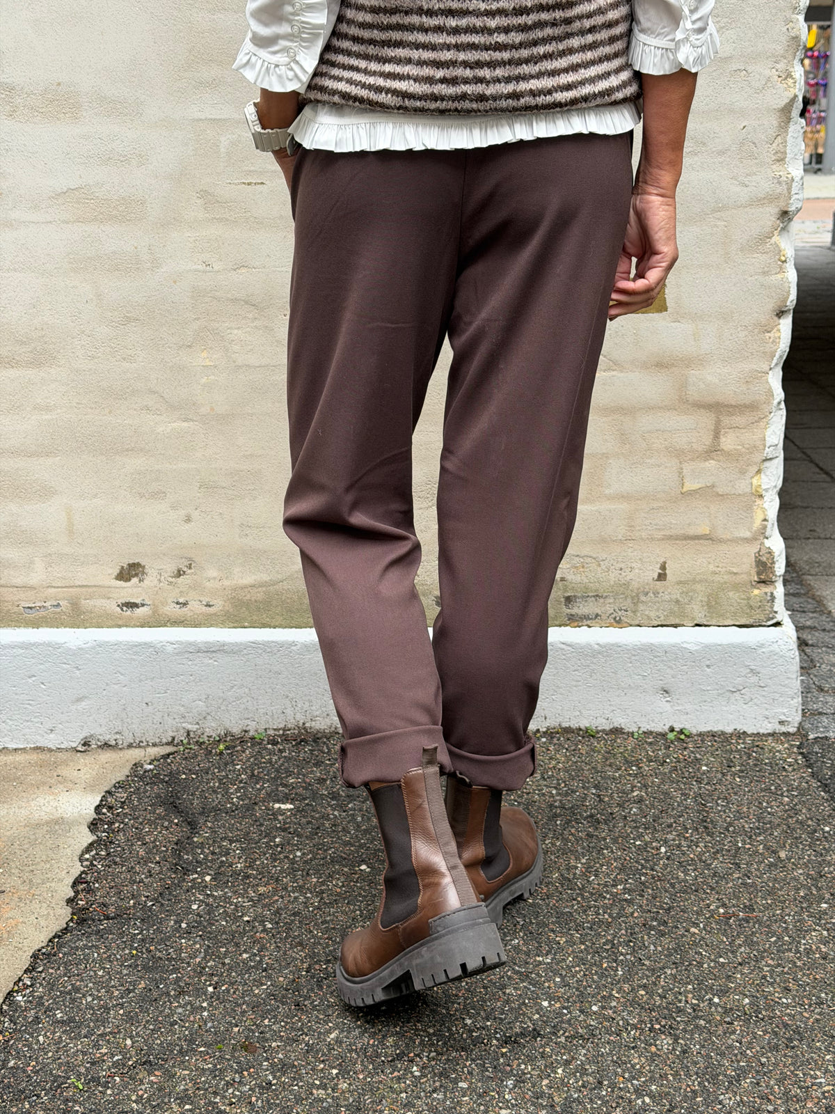 Lisa Slim Pant - Seal Brown