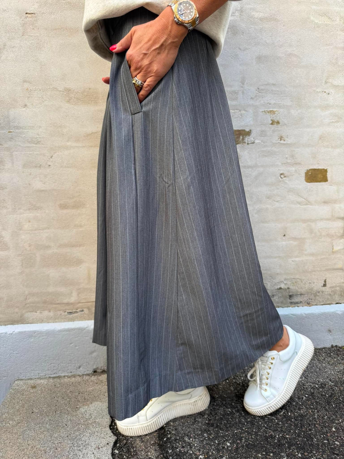 LyviaCC Pleat Pin Skirt - Mid Grey