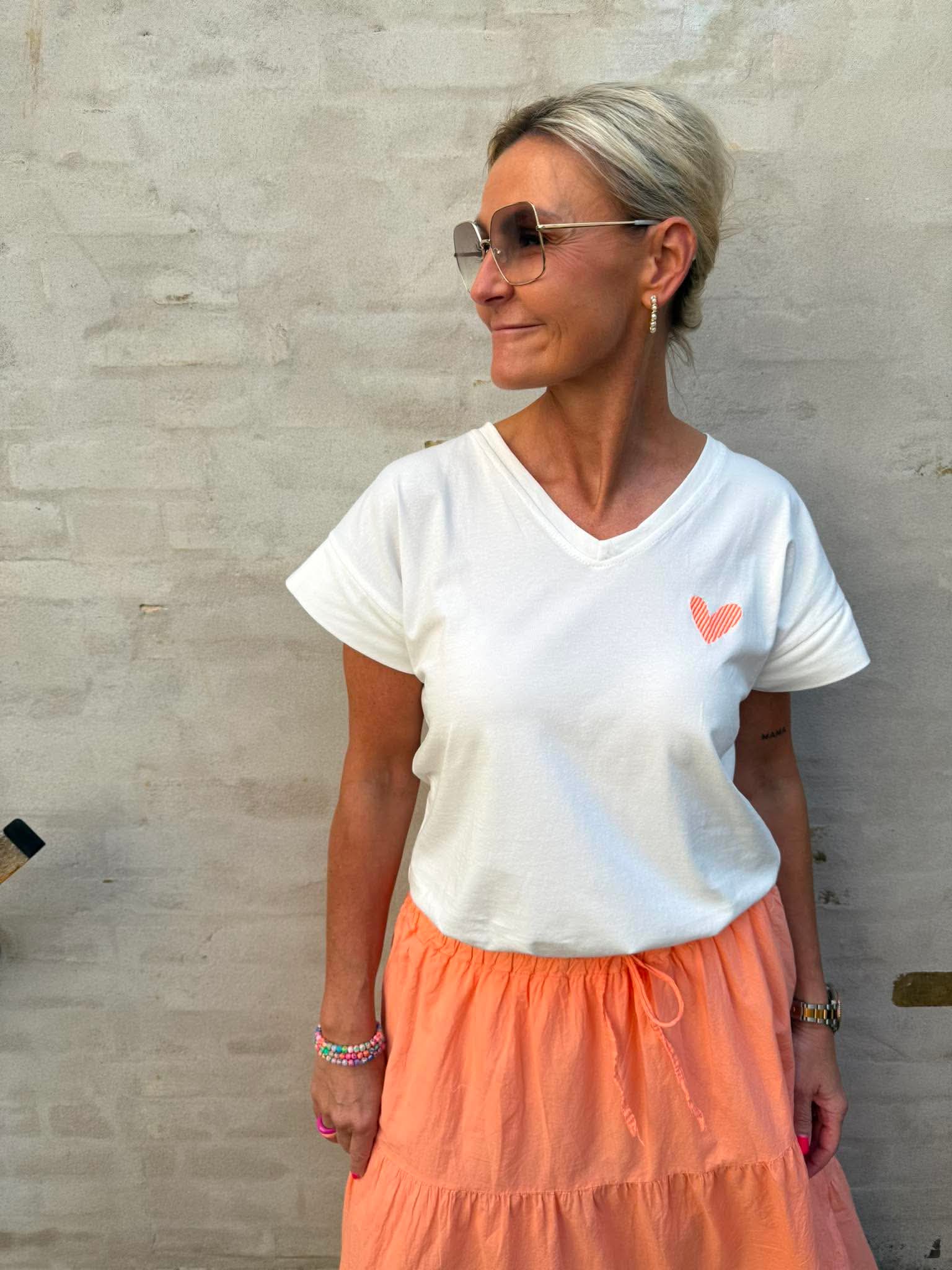 Heart T-shirt - White Orange