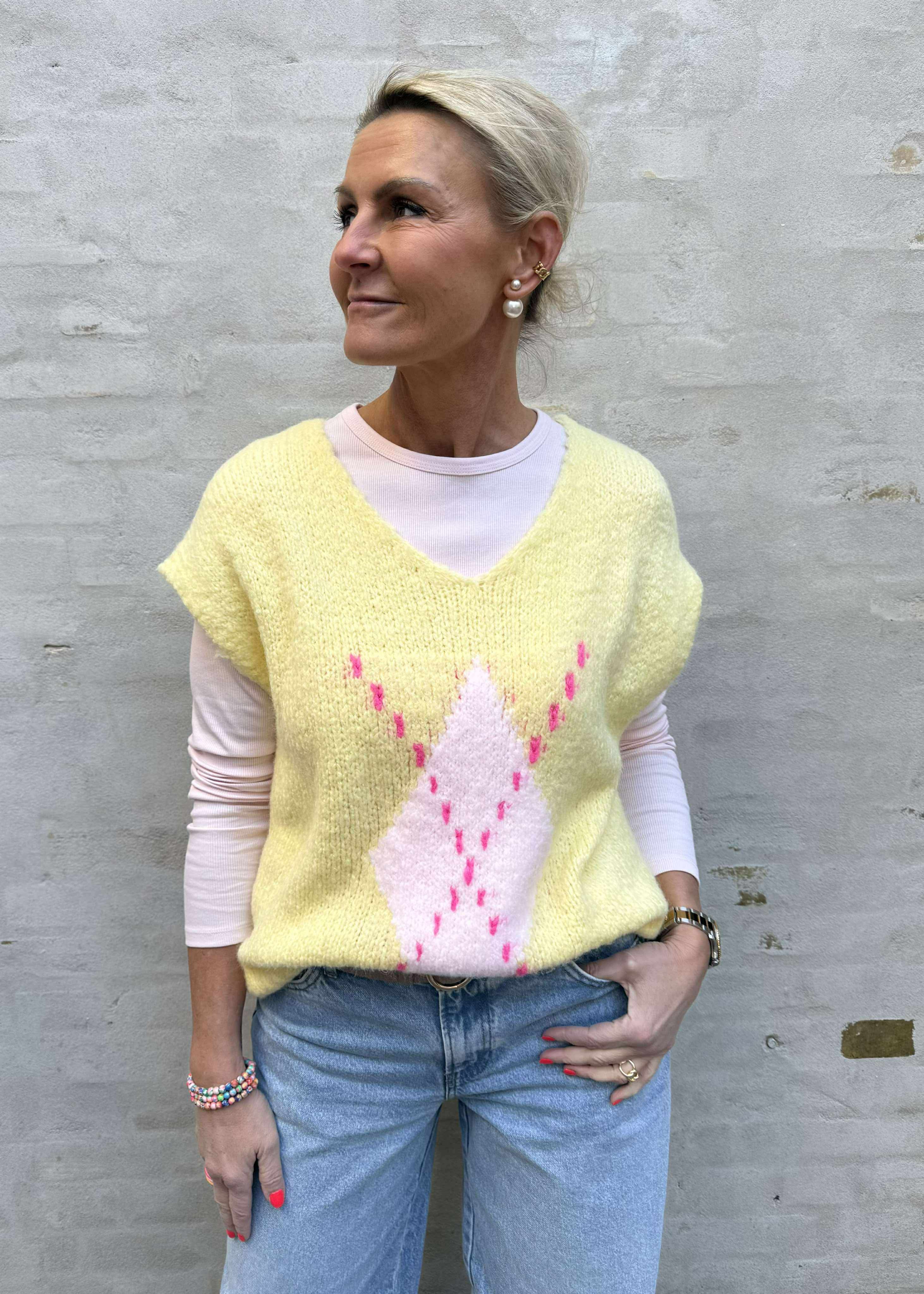 Viola Stickad Väst - Gul