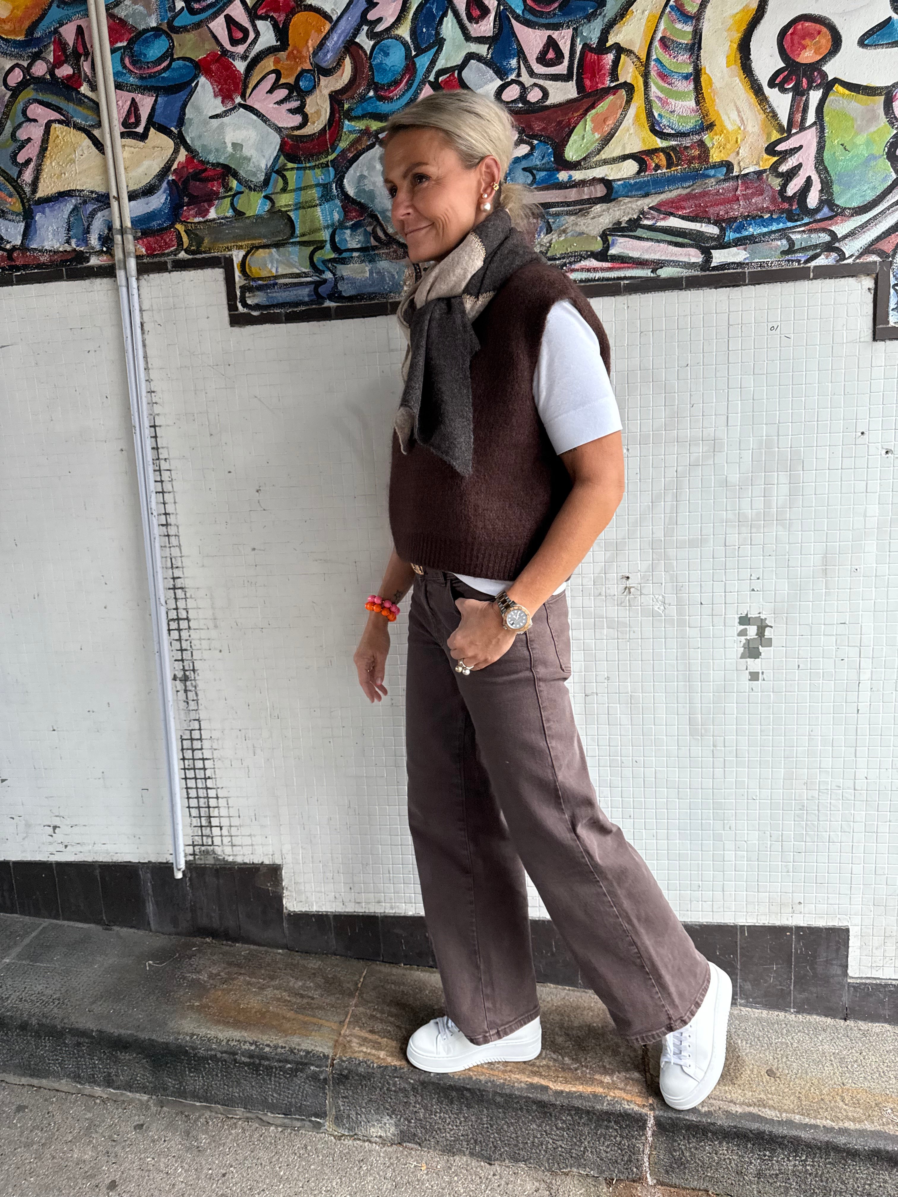 Selma Låg midja vida jeans - Hot Fudge