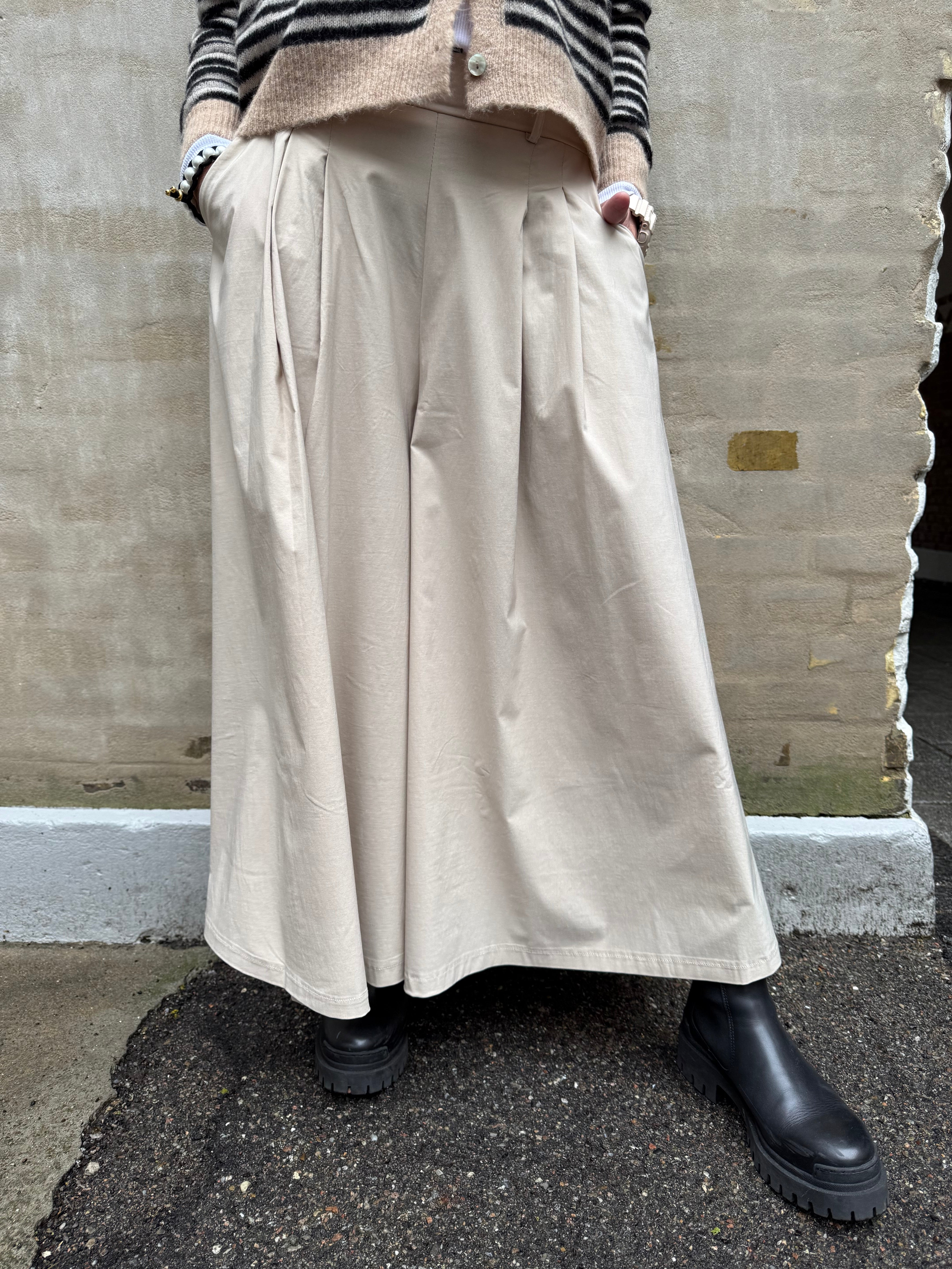 DAVINA delad kjol - Kit