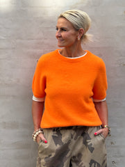 Lavinia Stickad - Orange Flou