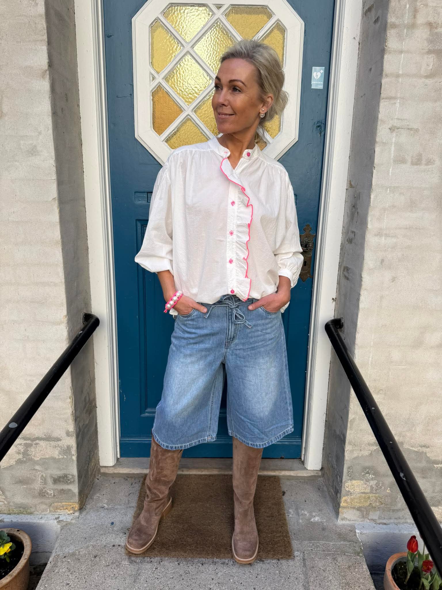 Karmen Shirt - White/Neon Pink