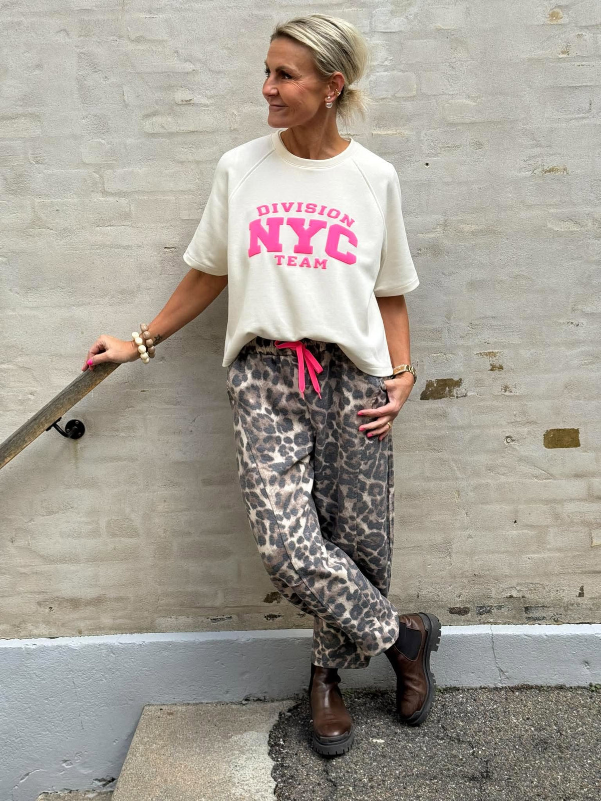 NYC Tee - White/Pink Neon