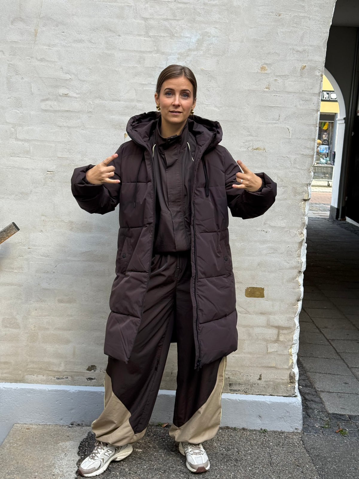BLAIR LONG HOOD PUFFER - Chocolate Torte/CONTRAST BLACK