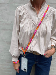 Telefonkedja i timmer orange/neonrosa