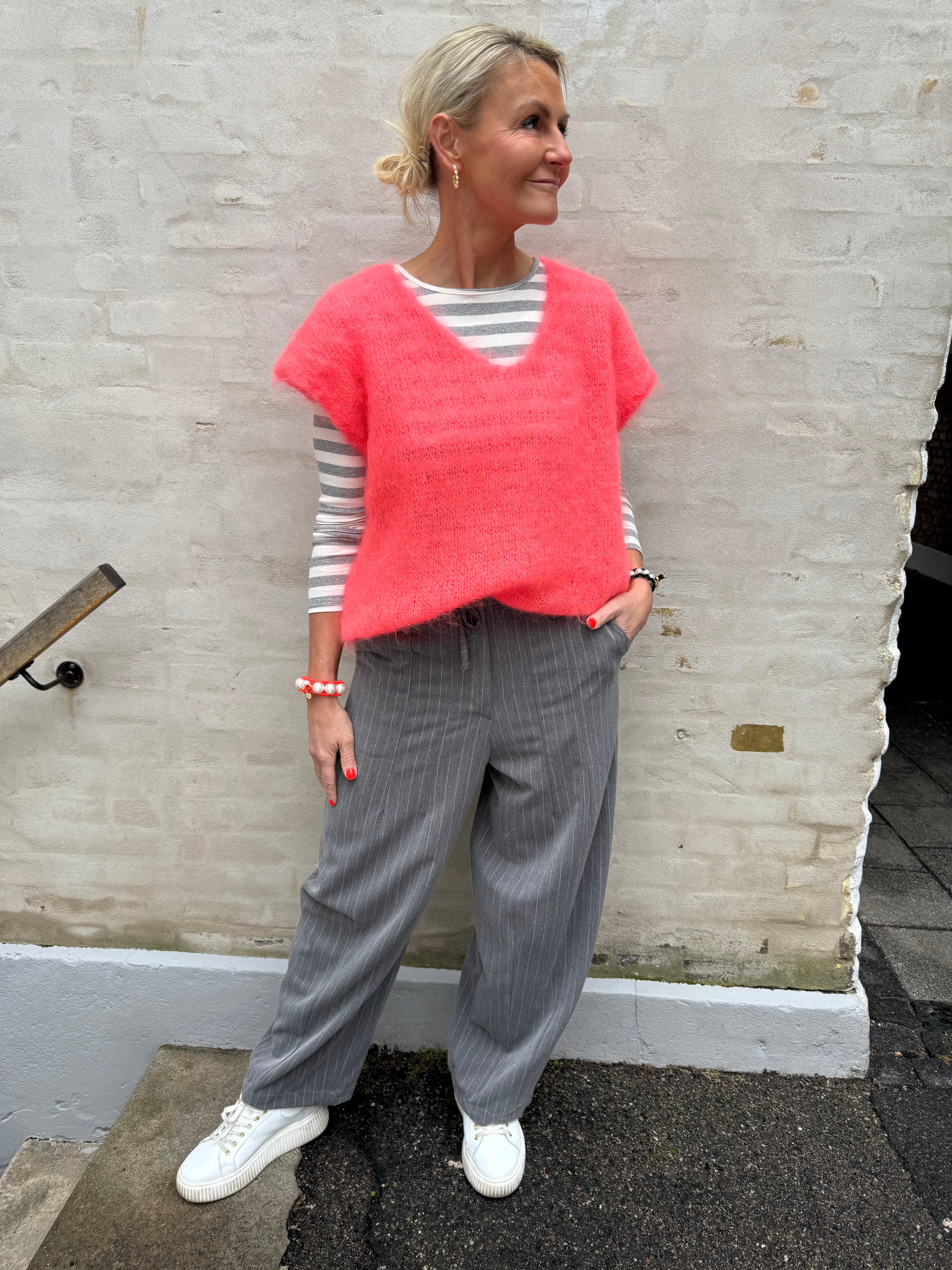 Milana stickad väst - korall