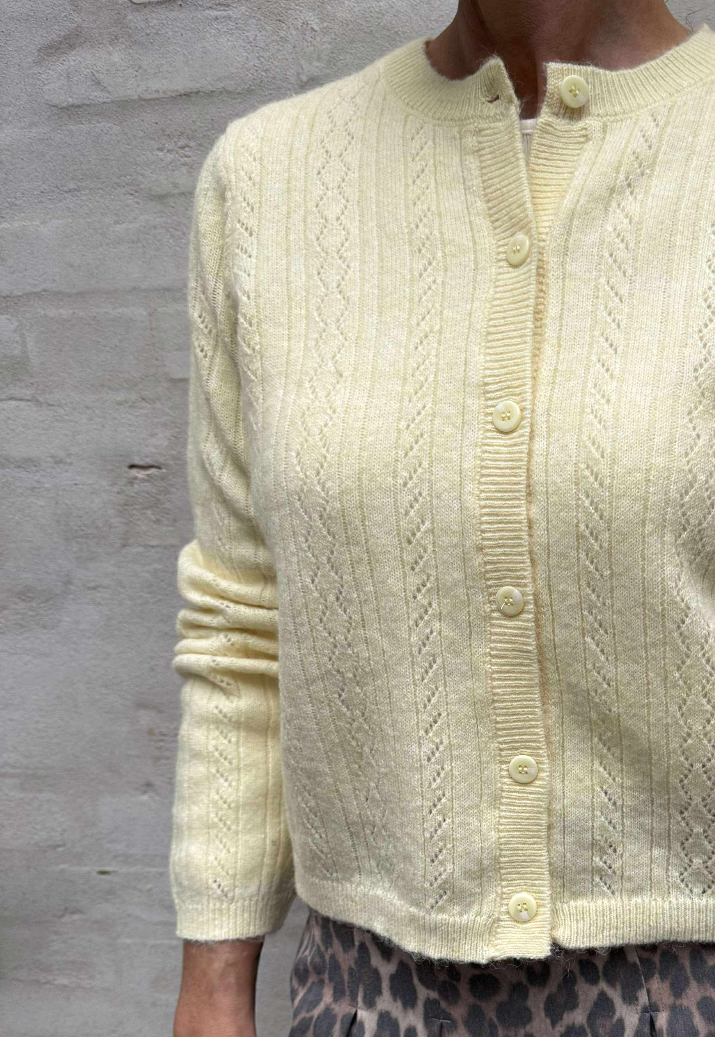 APRIL LIFE LS O-HALS CARDIGAN - Pastell Yellow_MELANGE