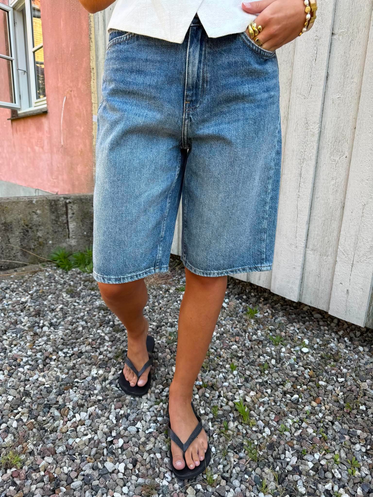 JDYLINA MW BERMUDA SHORTS - Medium Denim Blue