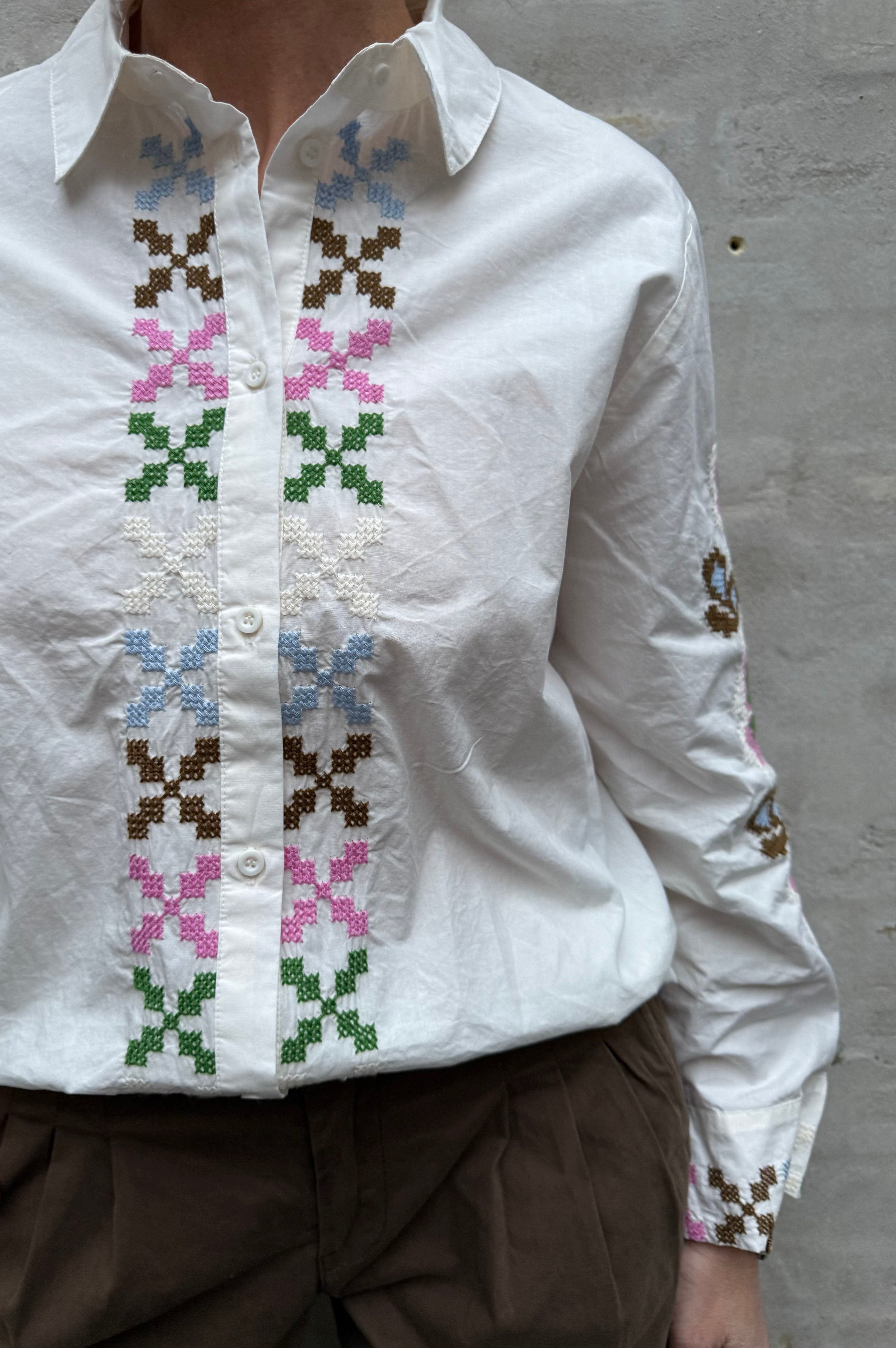 Breezy Shirt - Spring Gardenia