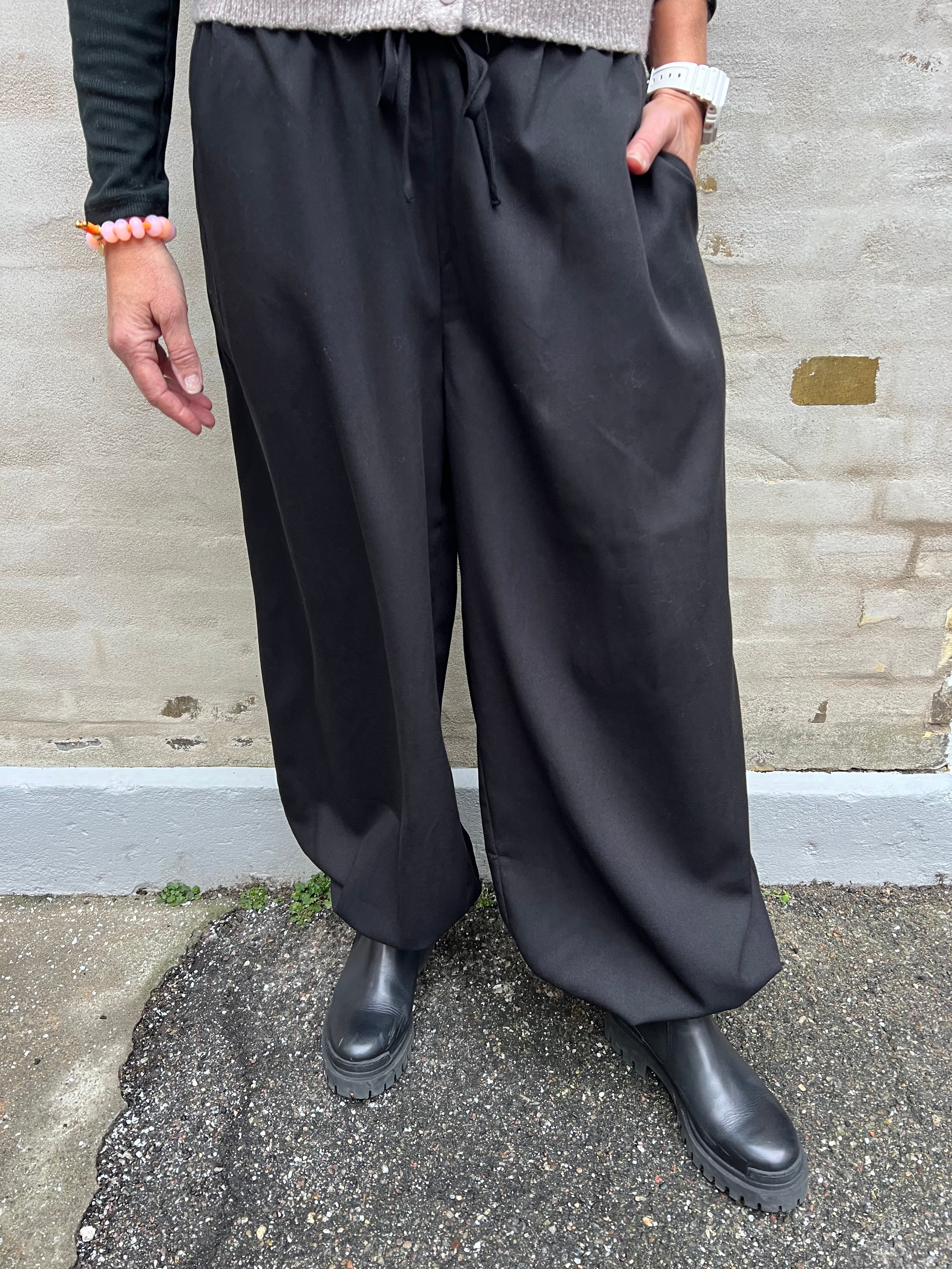 PALOMA LÖSA BYXA - Svart