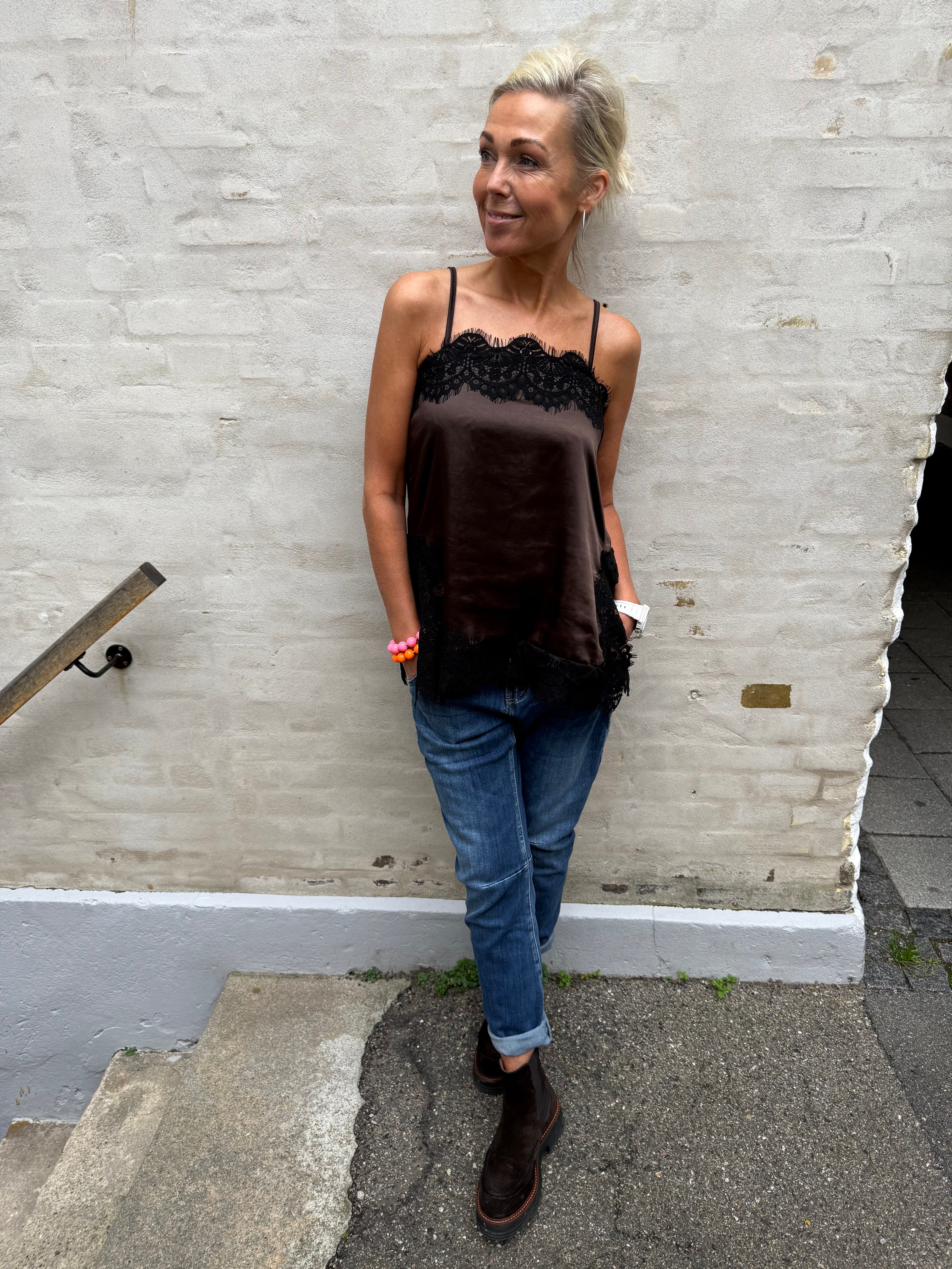 Evie Spetsrem Topp - Kaffe