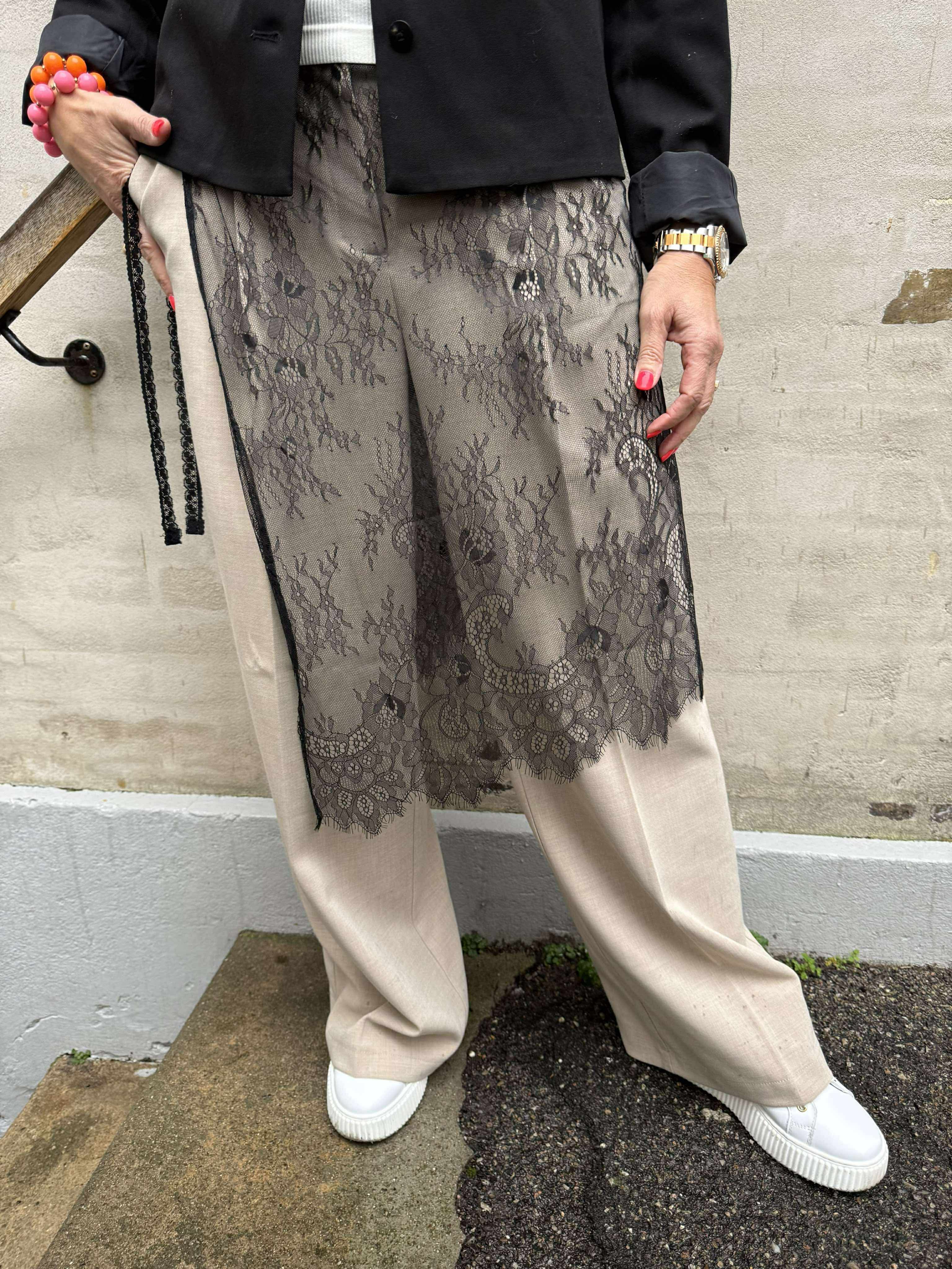 ORIANNA spetskjol - Svart