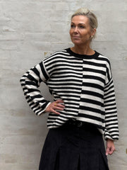 Asy Striped Knit - Off White/Black