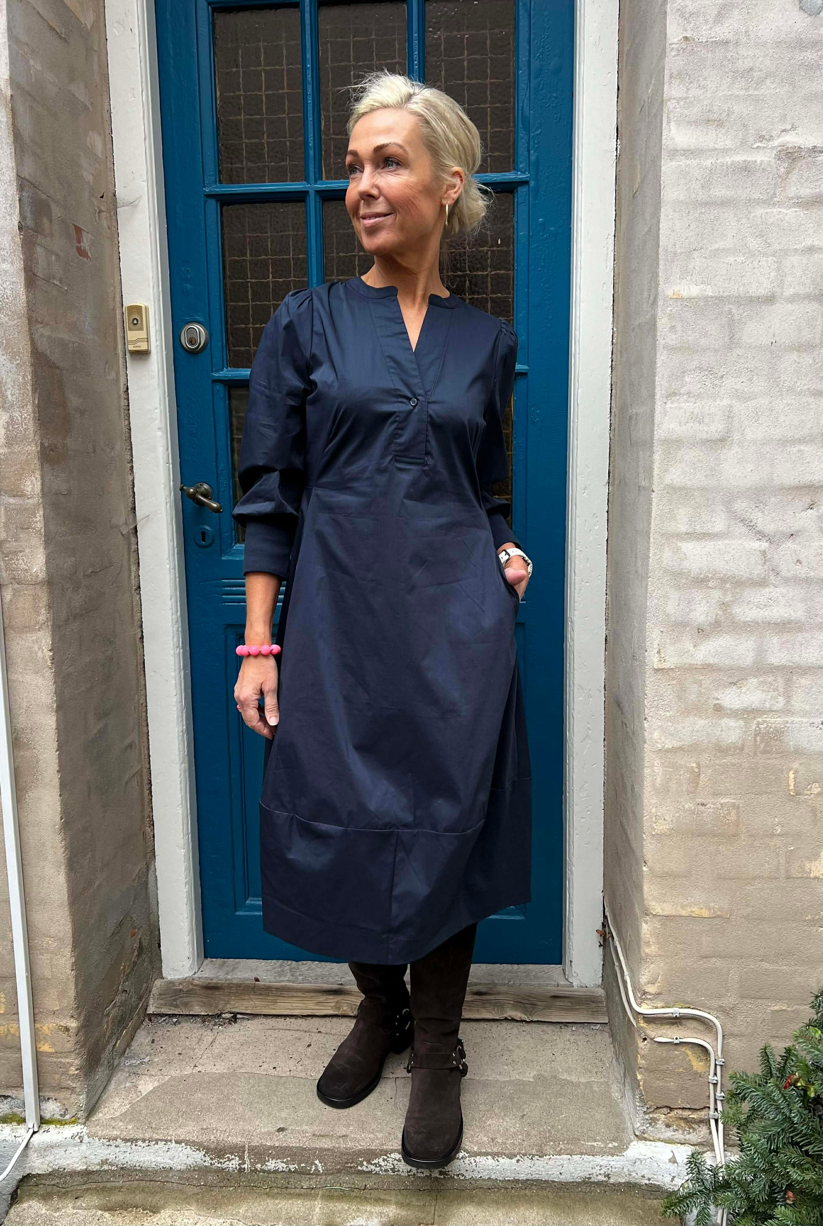 Antoinette 3/4-ärm klänning - Blue Iris