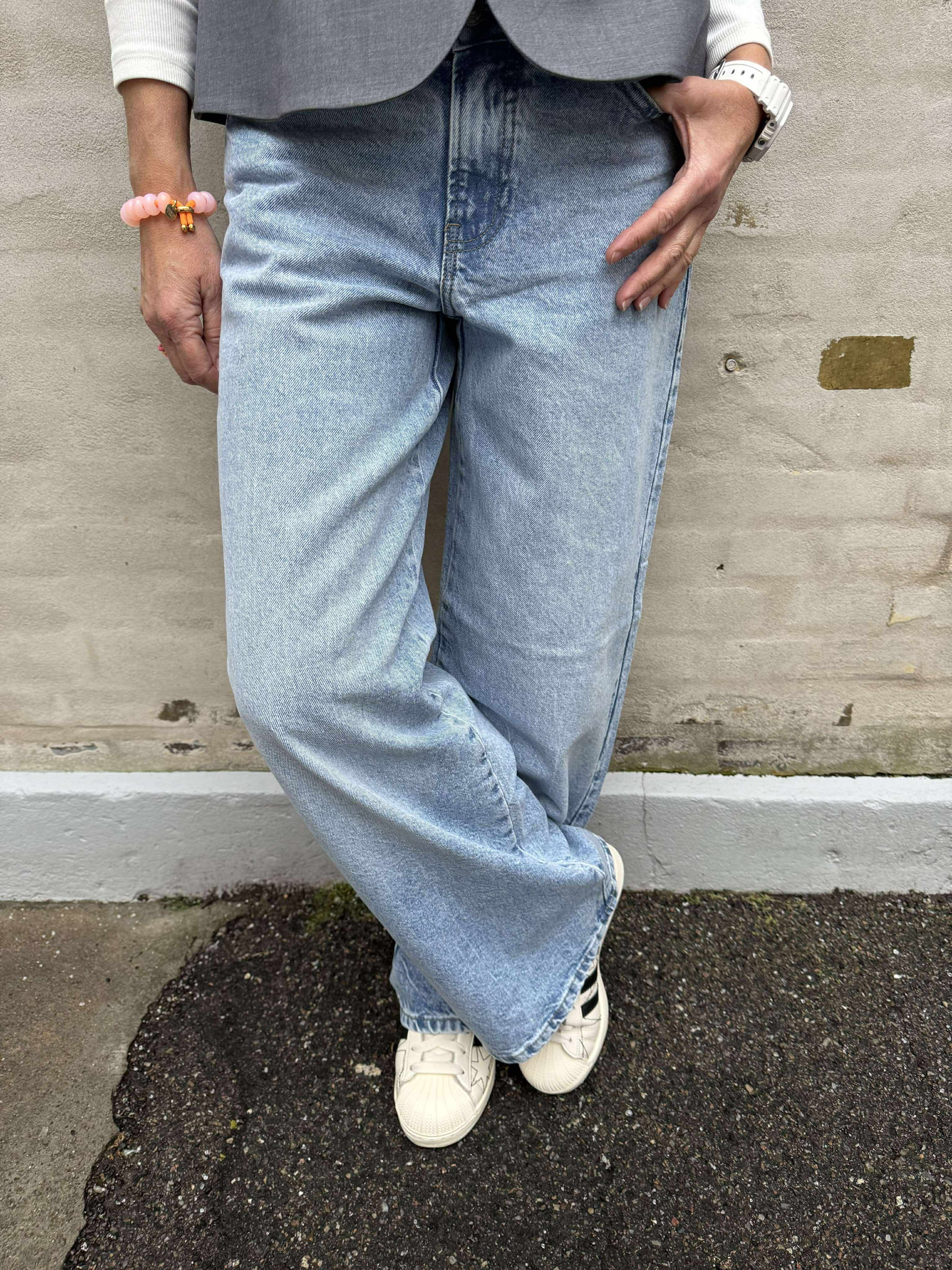 Selma vida jeans med låg midja - Ljusblå Denim