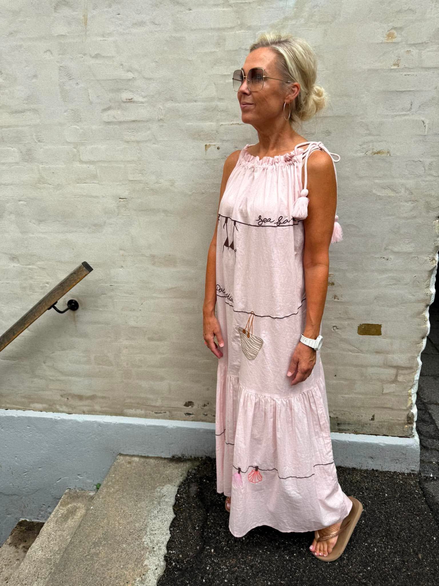 Gitte Dress - Light Pink With Emboridery