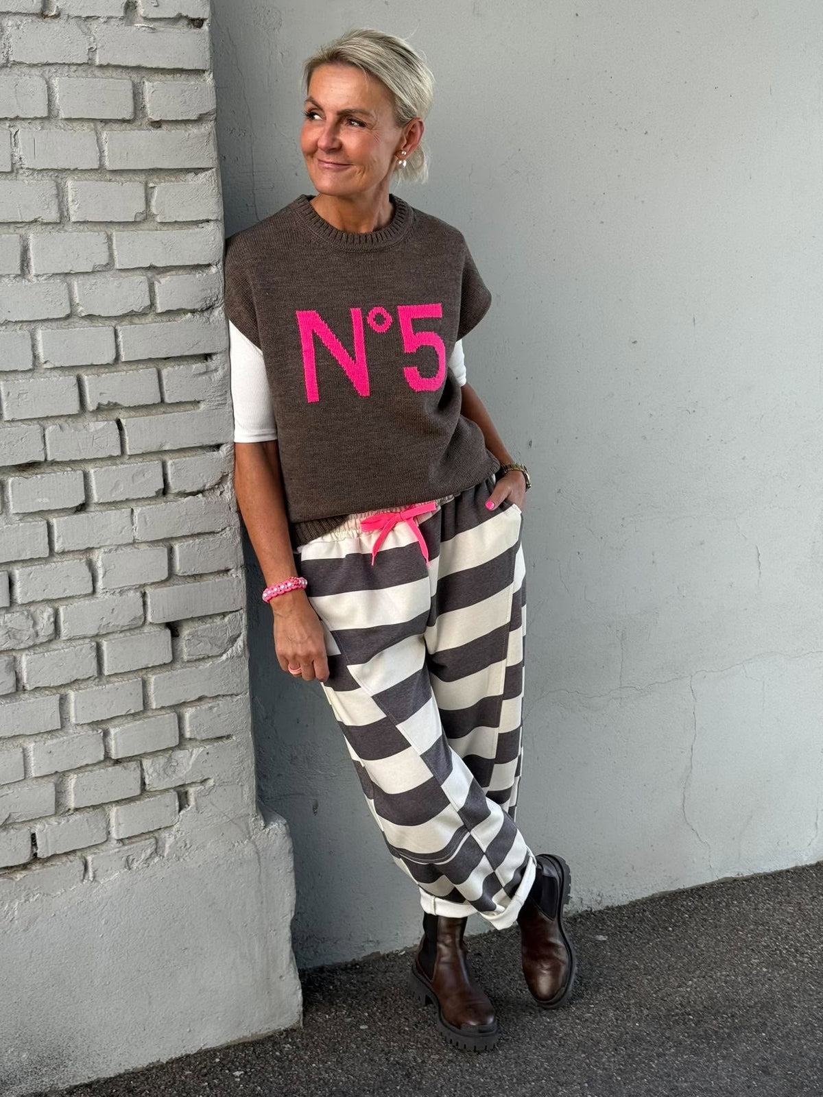 NO51 Knit Vest - Fango/Fuxia Pink