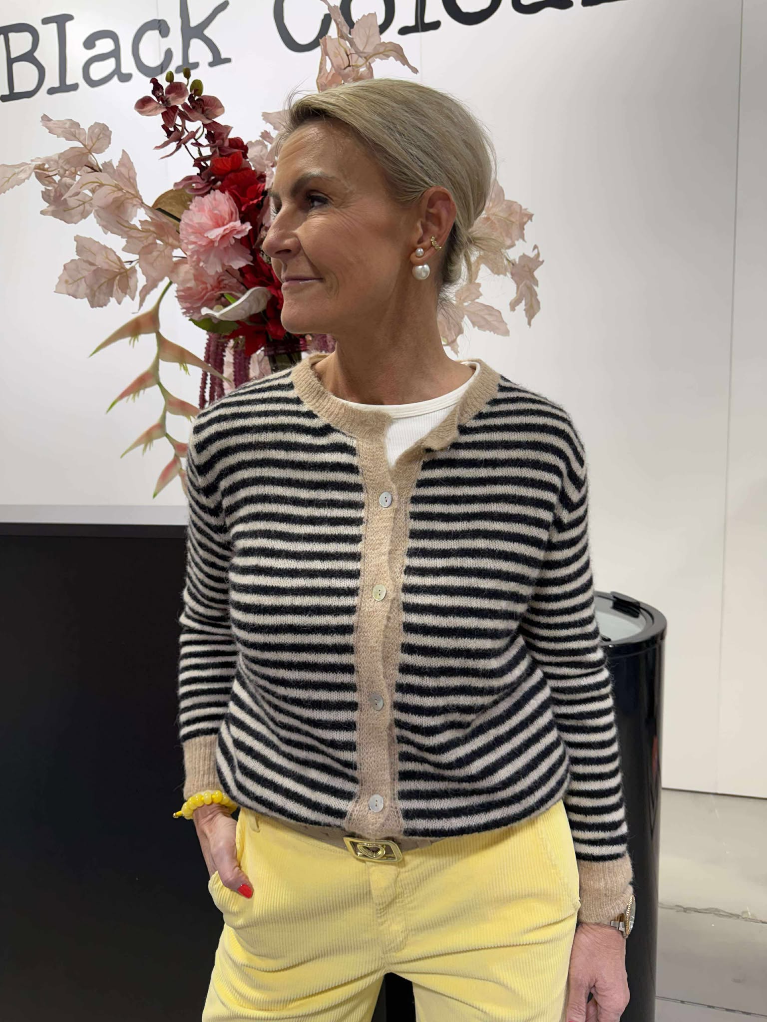 DELL randig stickad kofta - svart