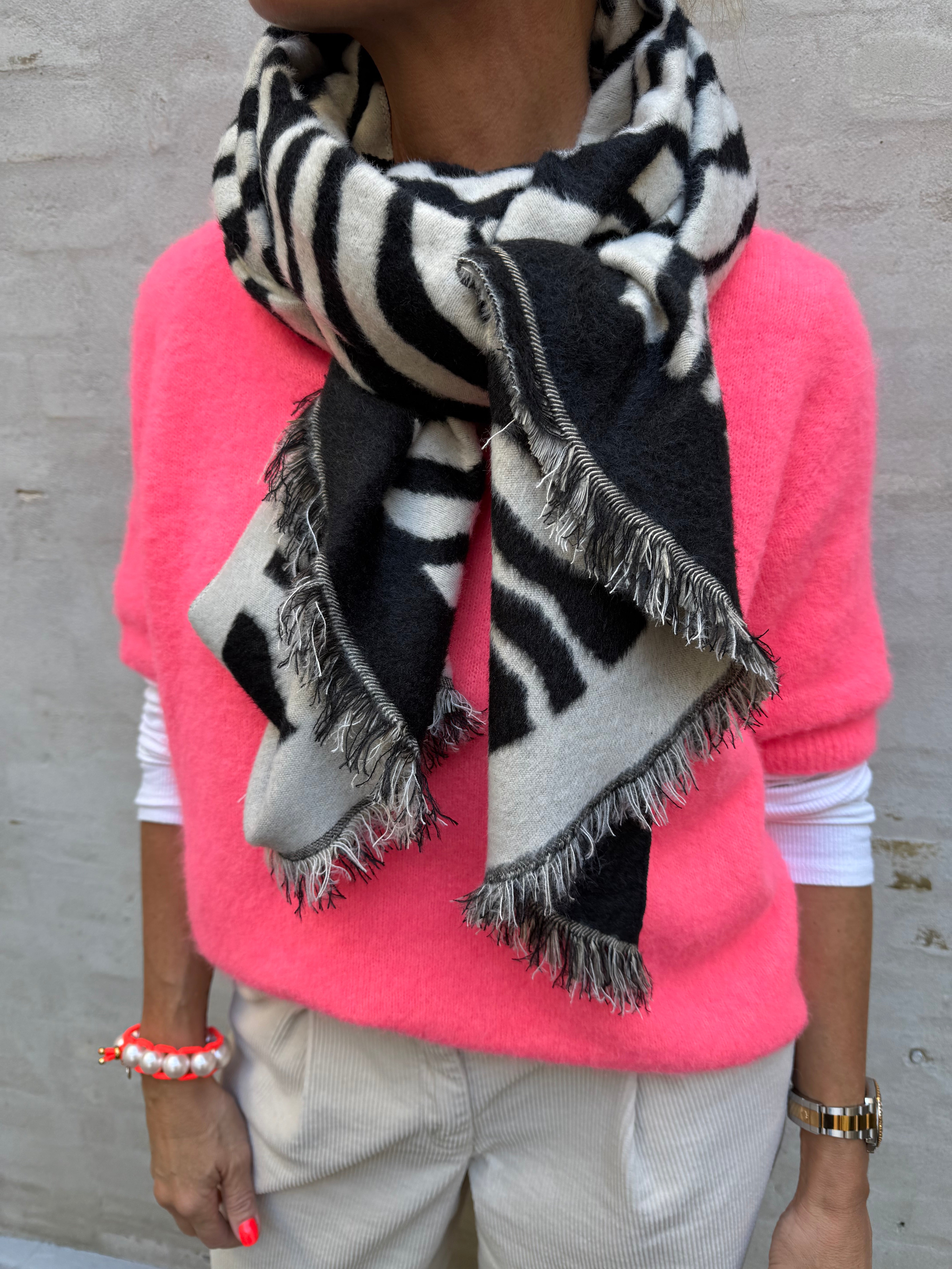 Saga Zebra halsduk svart