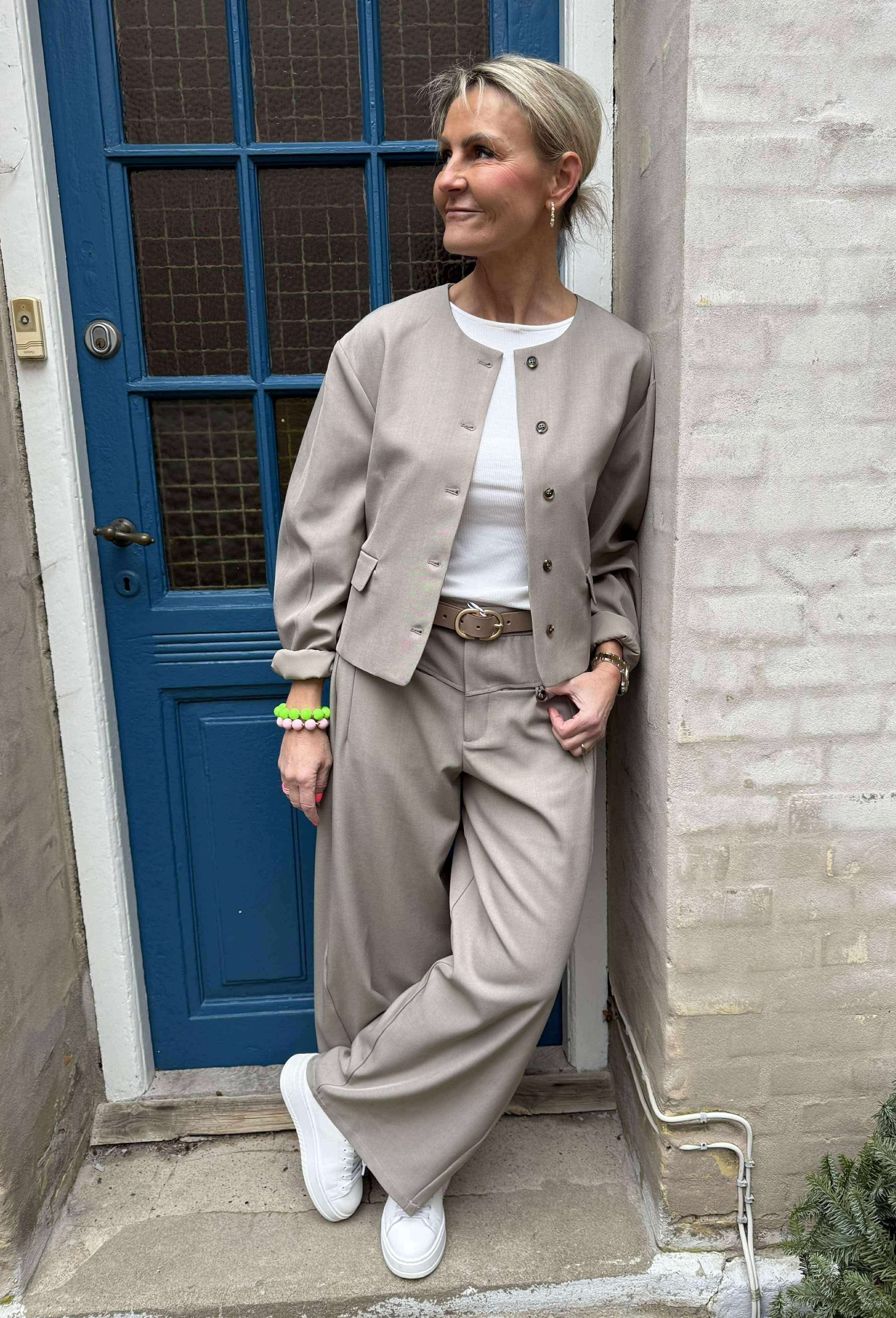 Aranti Structure Curve Jacka - Varmgrå