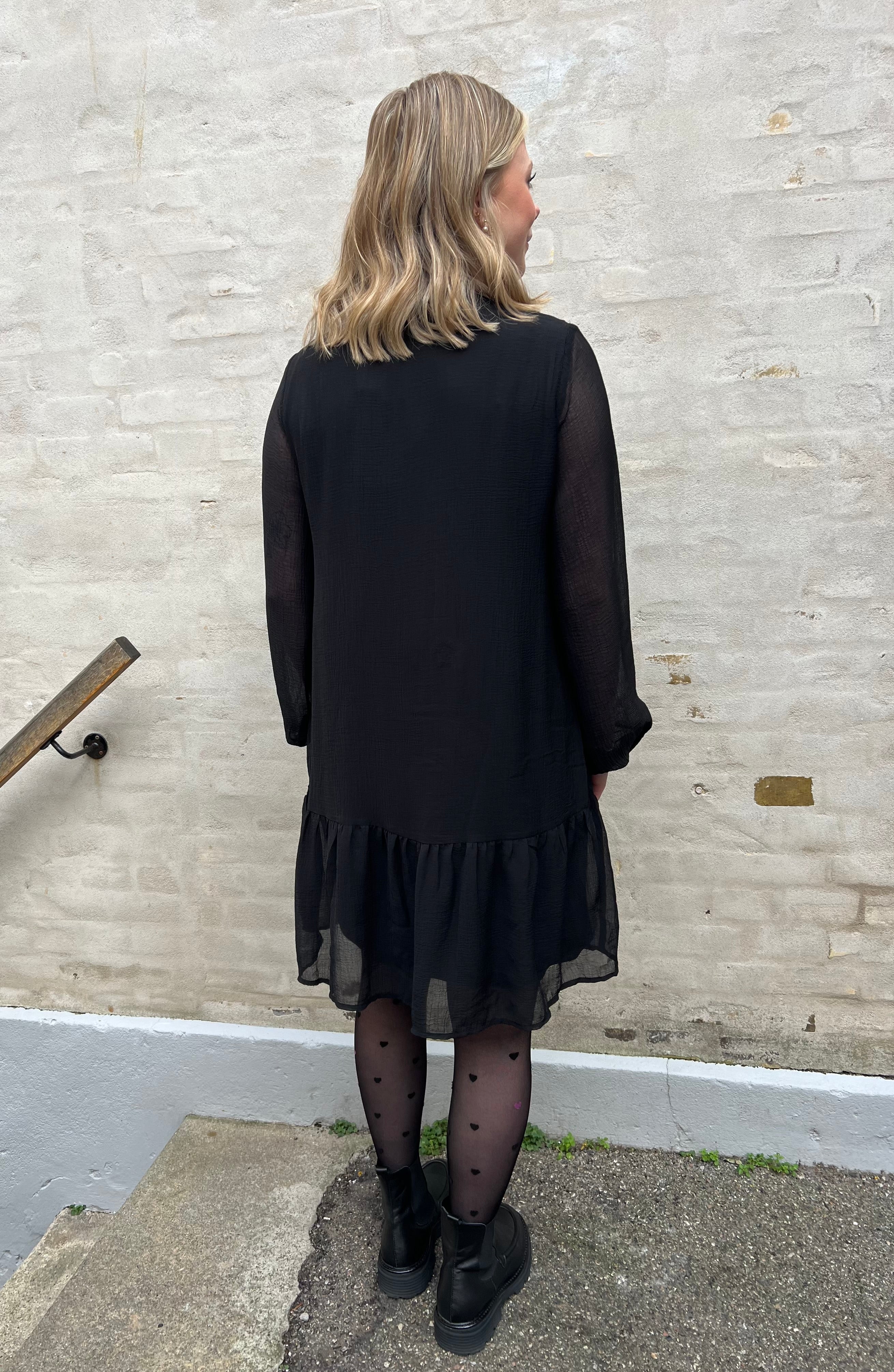 LINEA LS KORT KLÄNNING - Svart