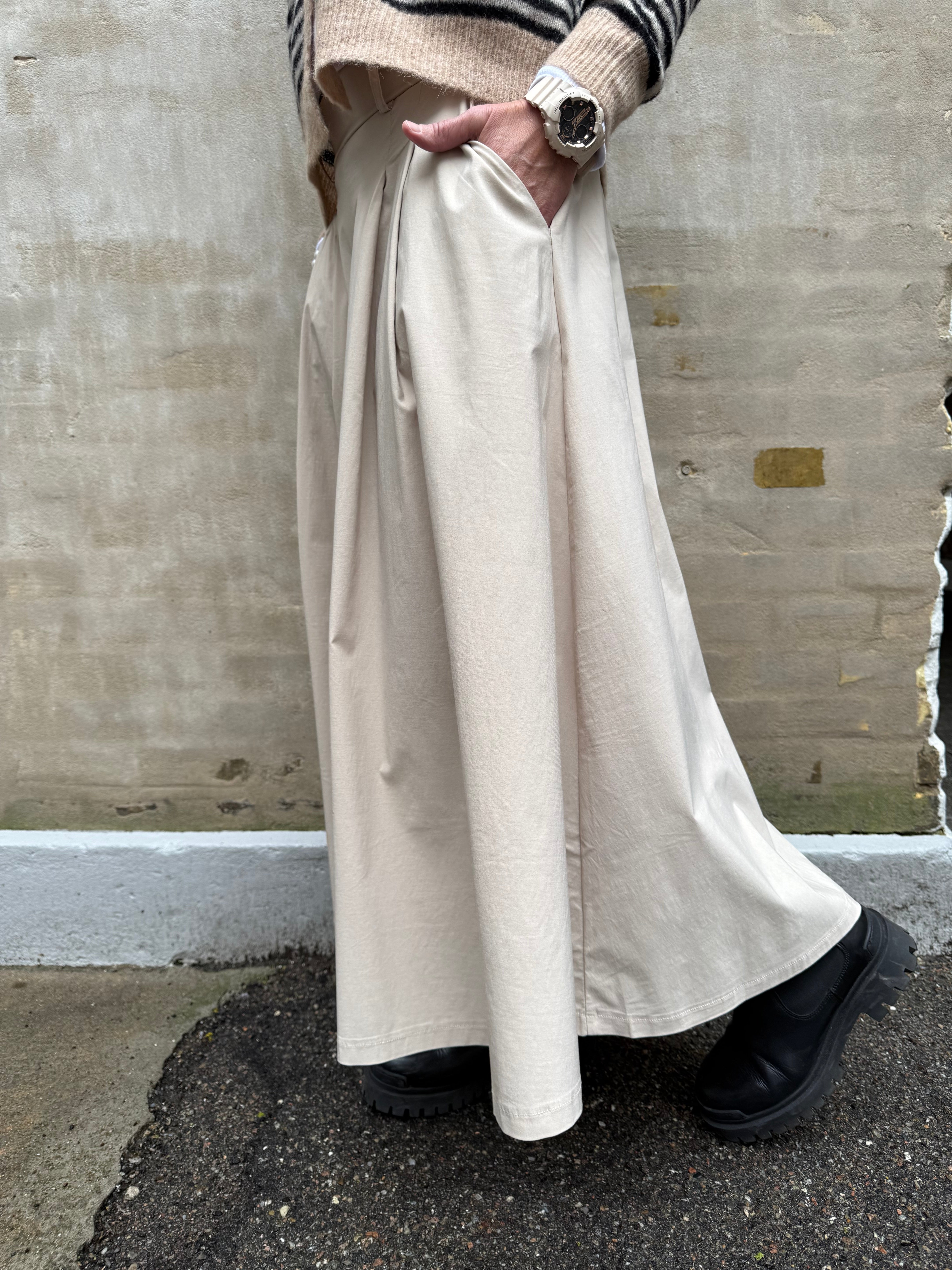 DAVINA delad kjol - Kit