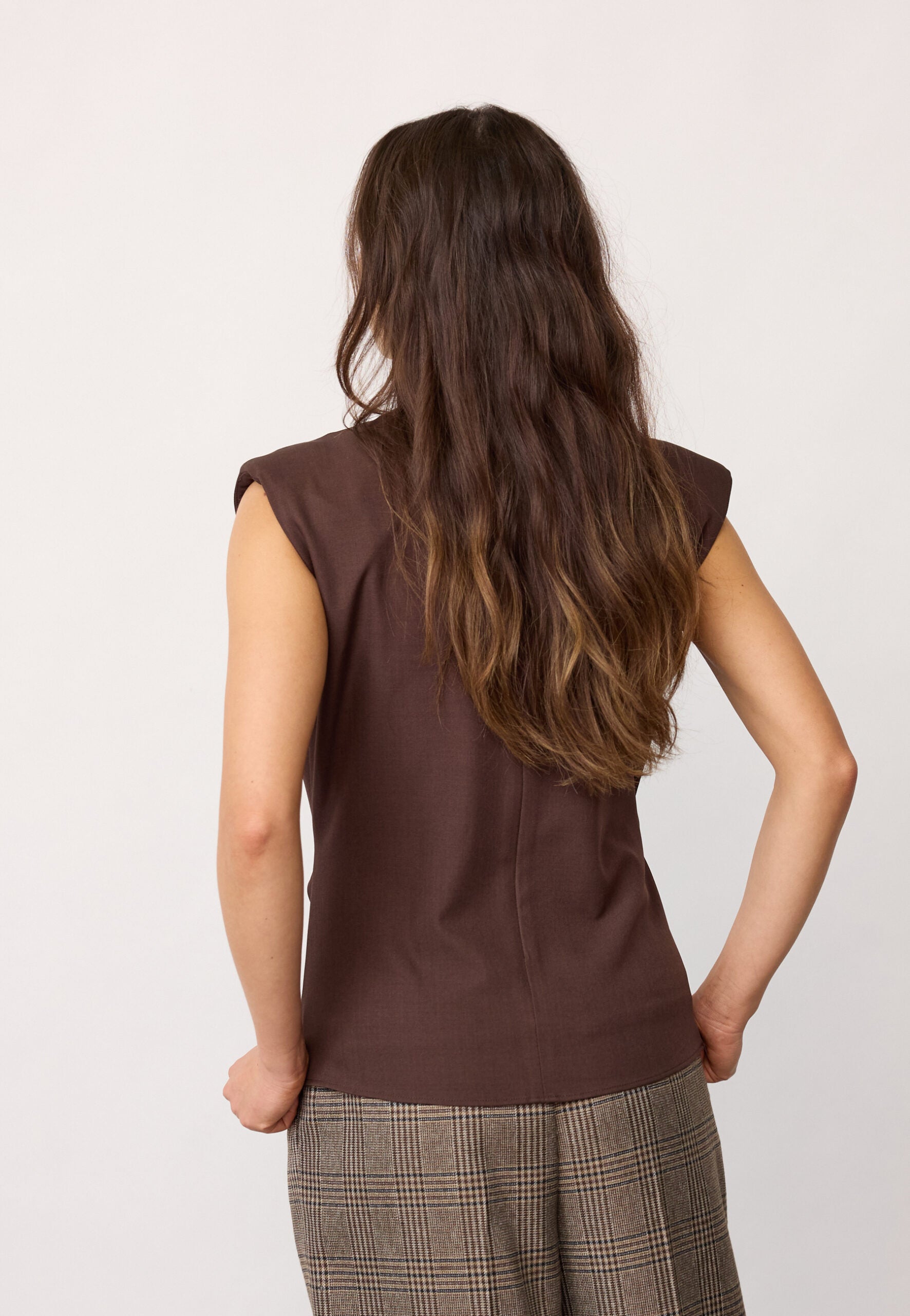 LunaCC Pleat Top - Dark Brown