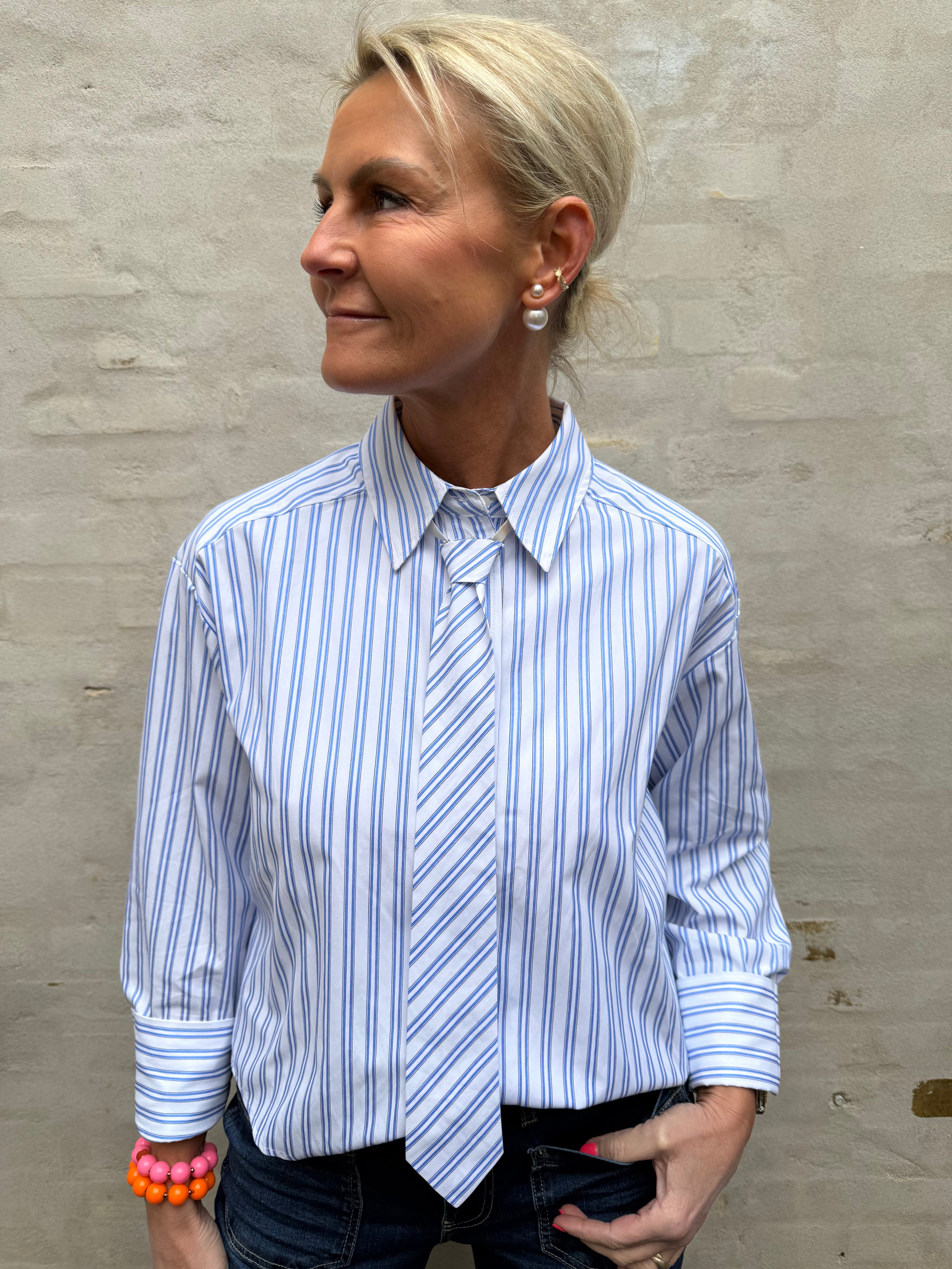 DevinCC Stripe Tie Shirt - Blå