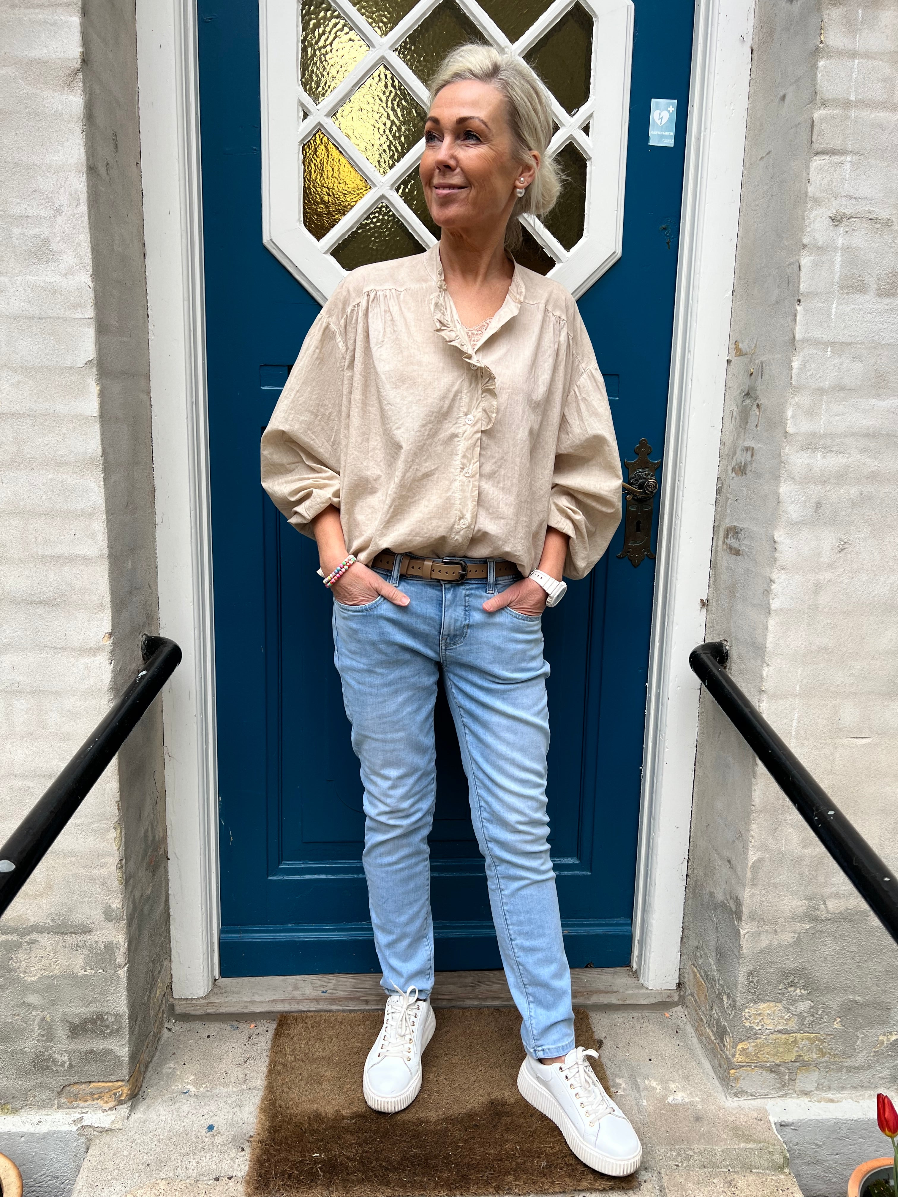 York Mid Waist Slim Leg Jeans - Ljusblå