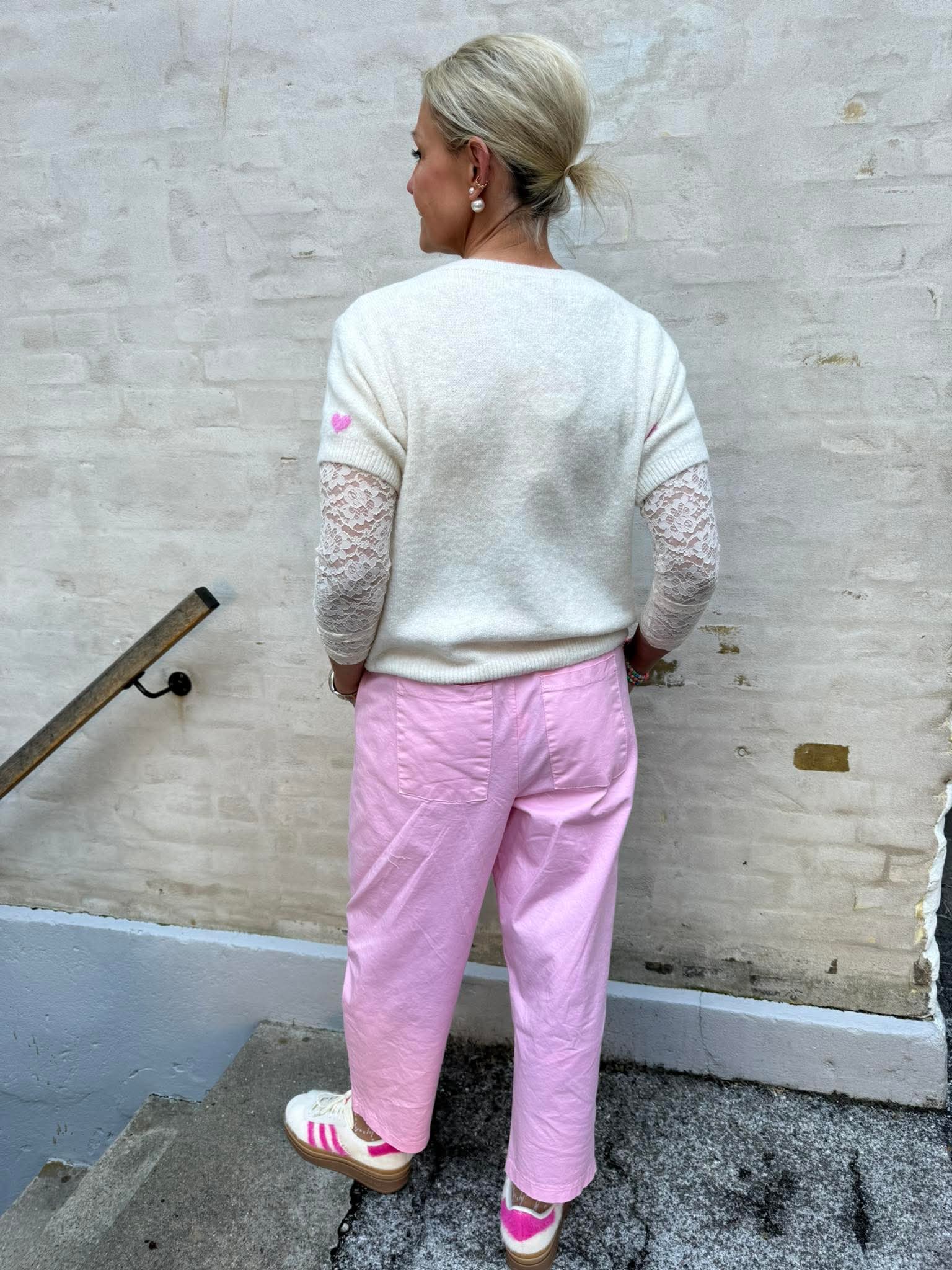 T-shirt Pullover med hjärtan - benvit/rosa