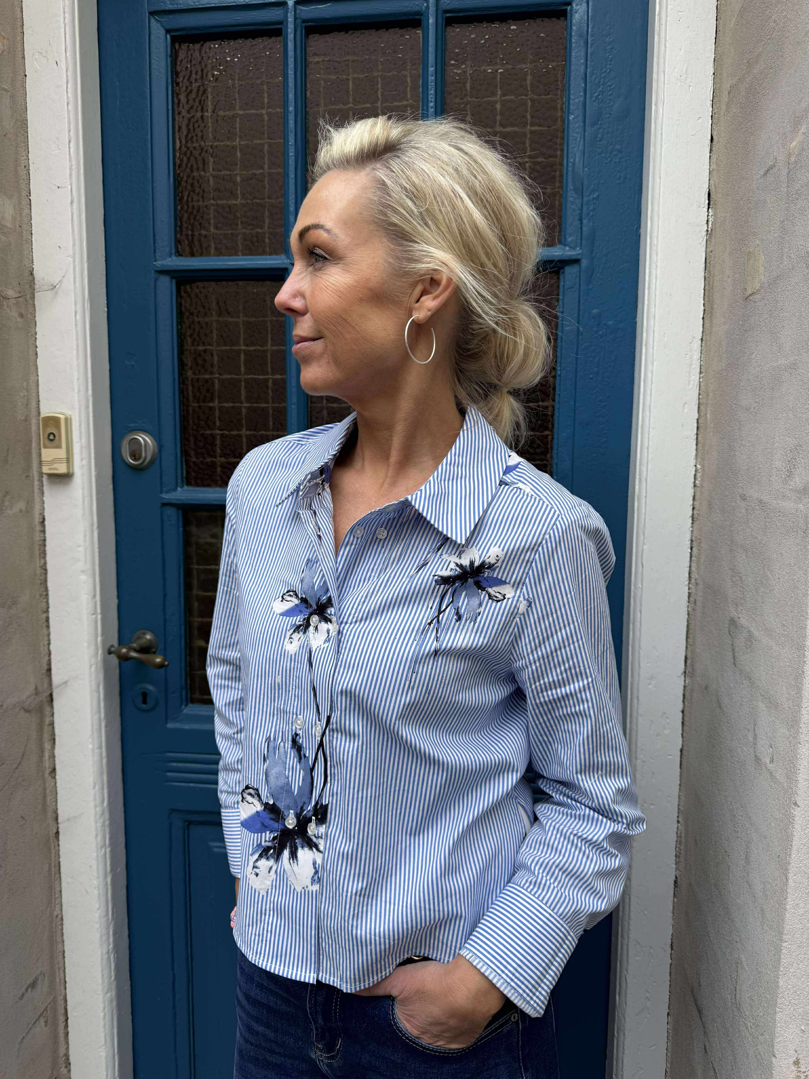 Brila Skjorta - Blå Blomsterrand