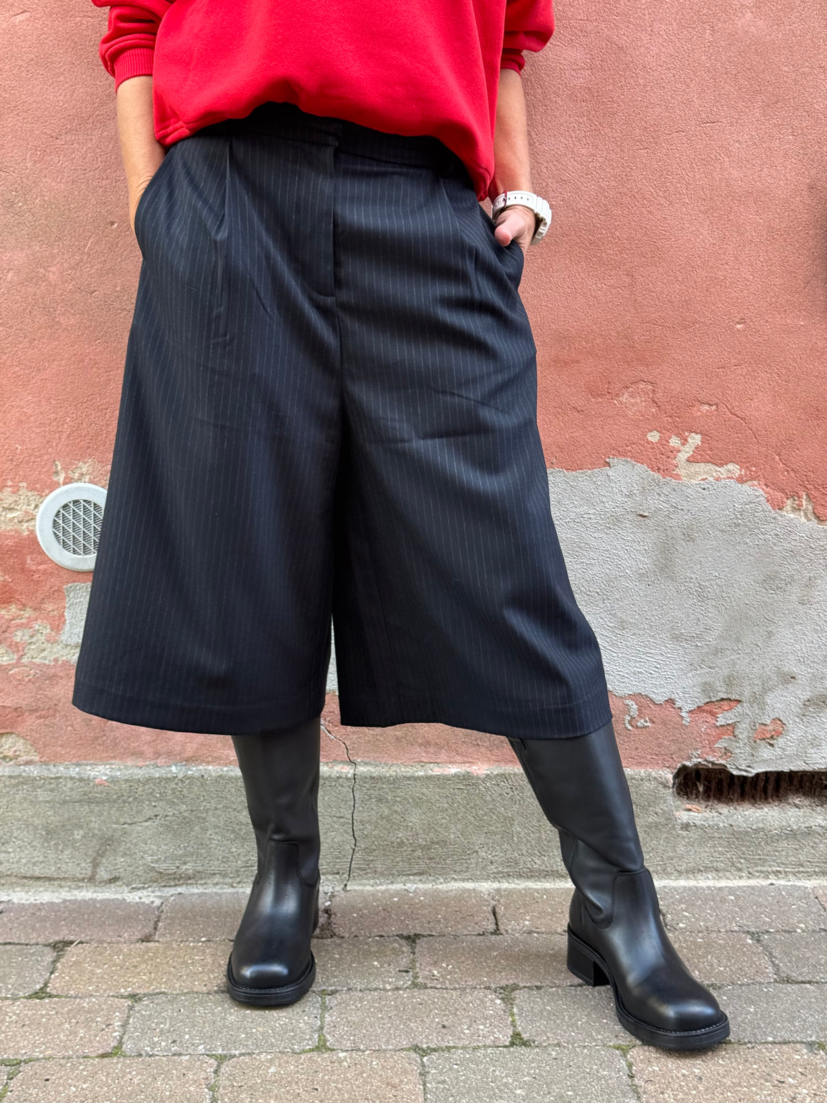 Rima Slim Pinstripe Shorts - Dark Navy