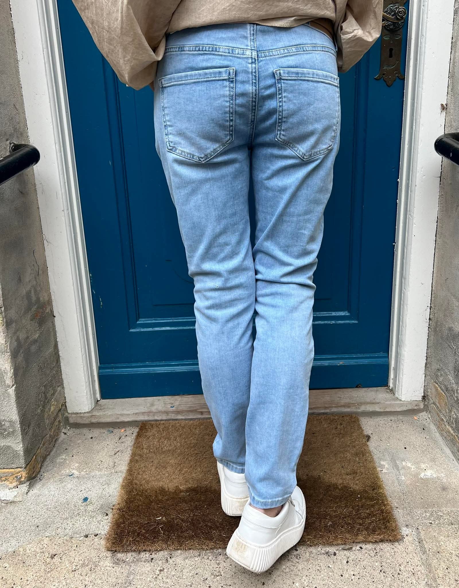 York Mid Waist Slim Leg Jeans - Ljusblå