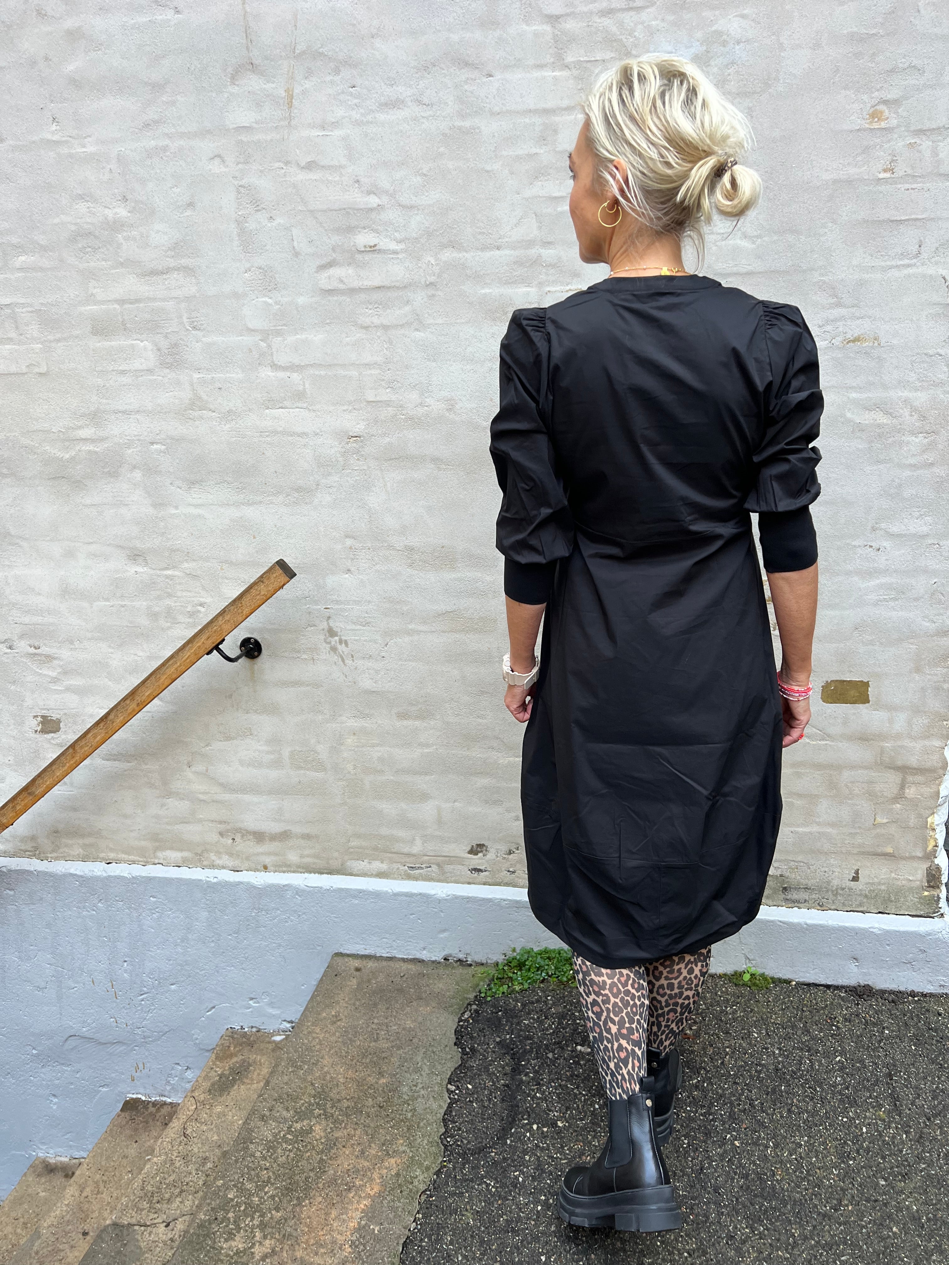 Antoinette 3/4-ärm klänning svart