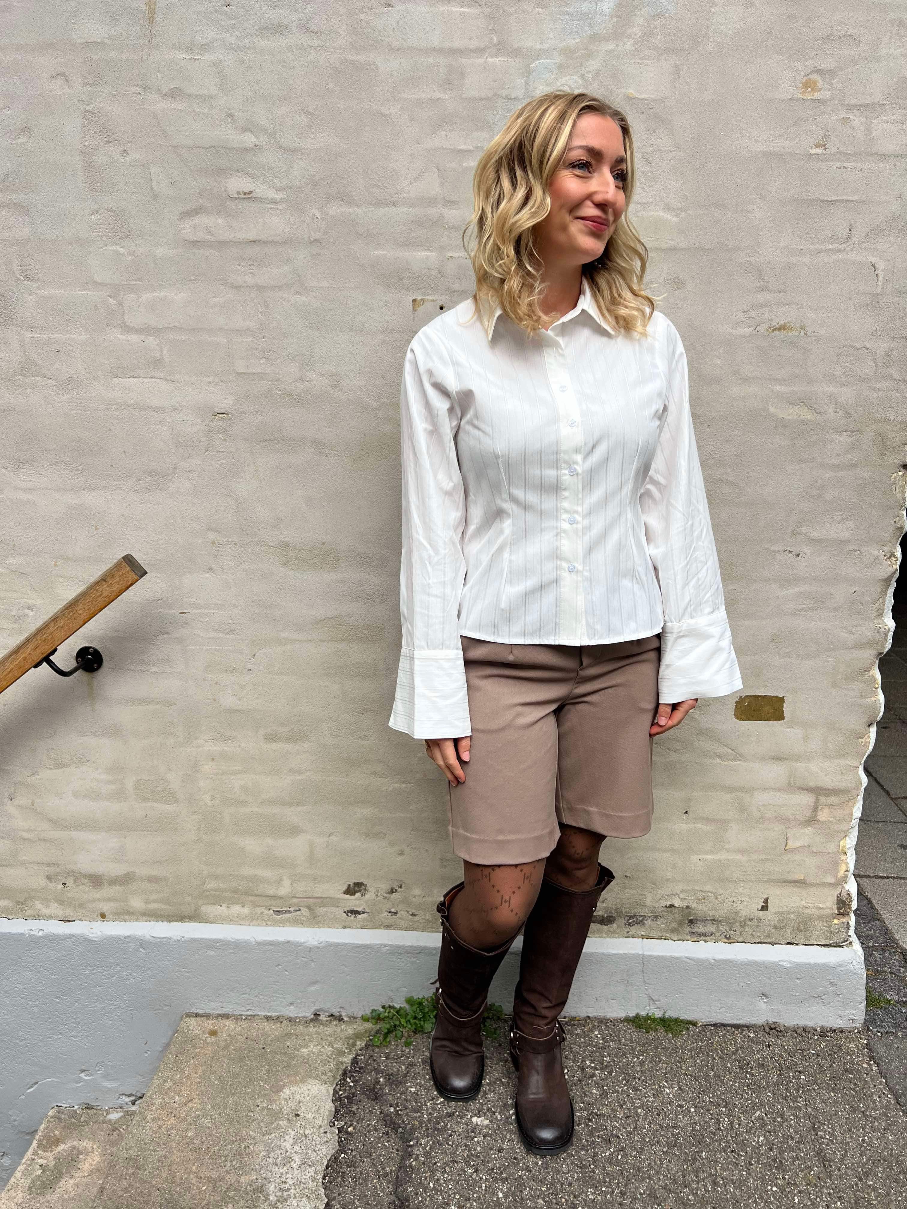 Lisa vida shorts fossil