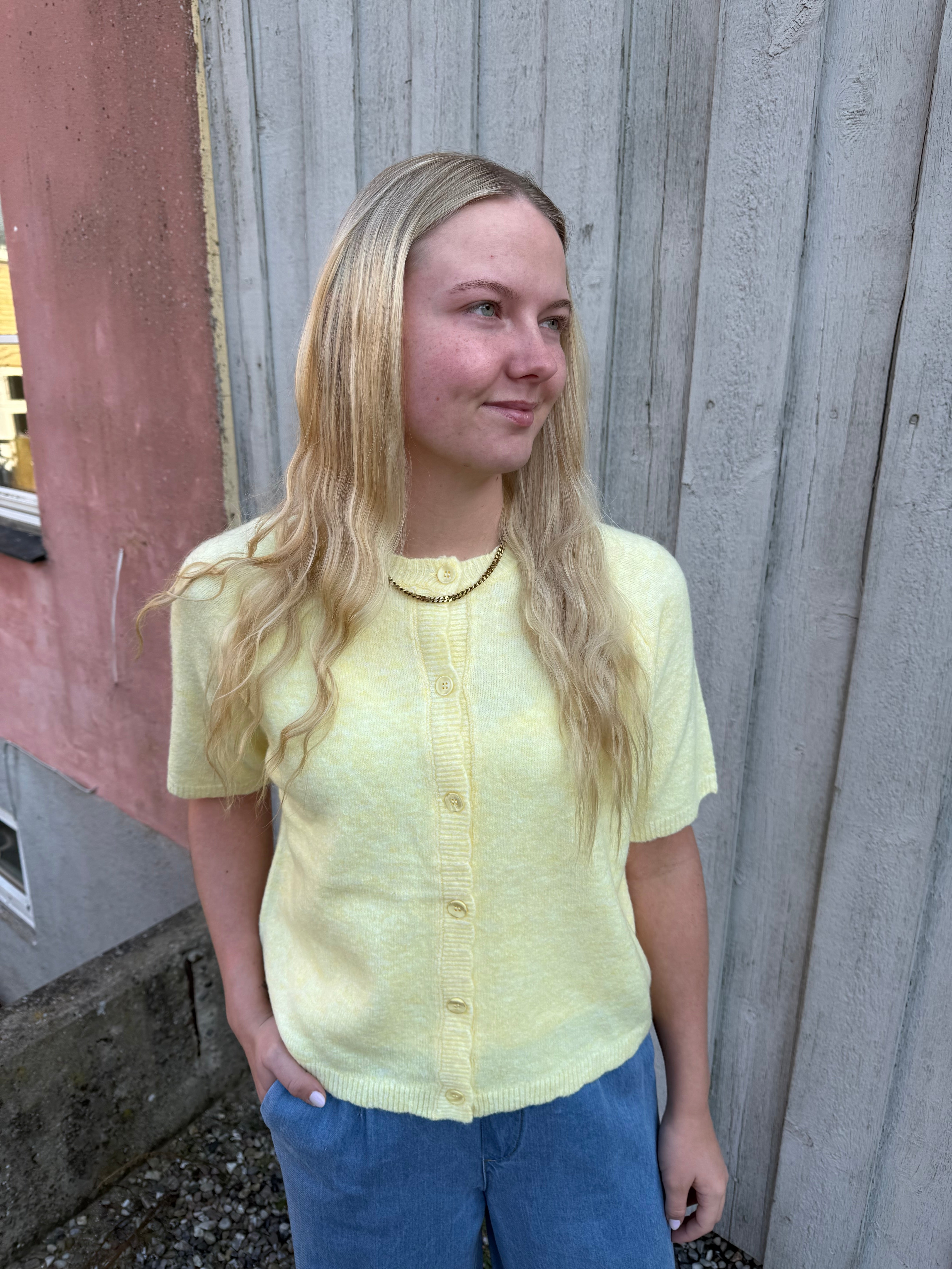 LETTY SS ON FRILL CARDIGAN - Pastel Yellow MELANGE W. PEARL BUTTONS