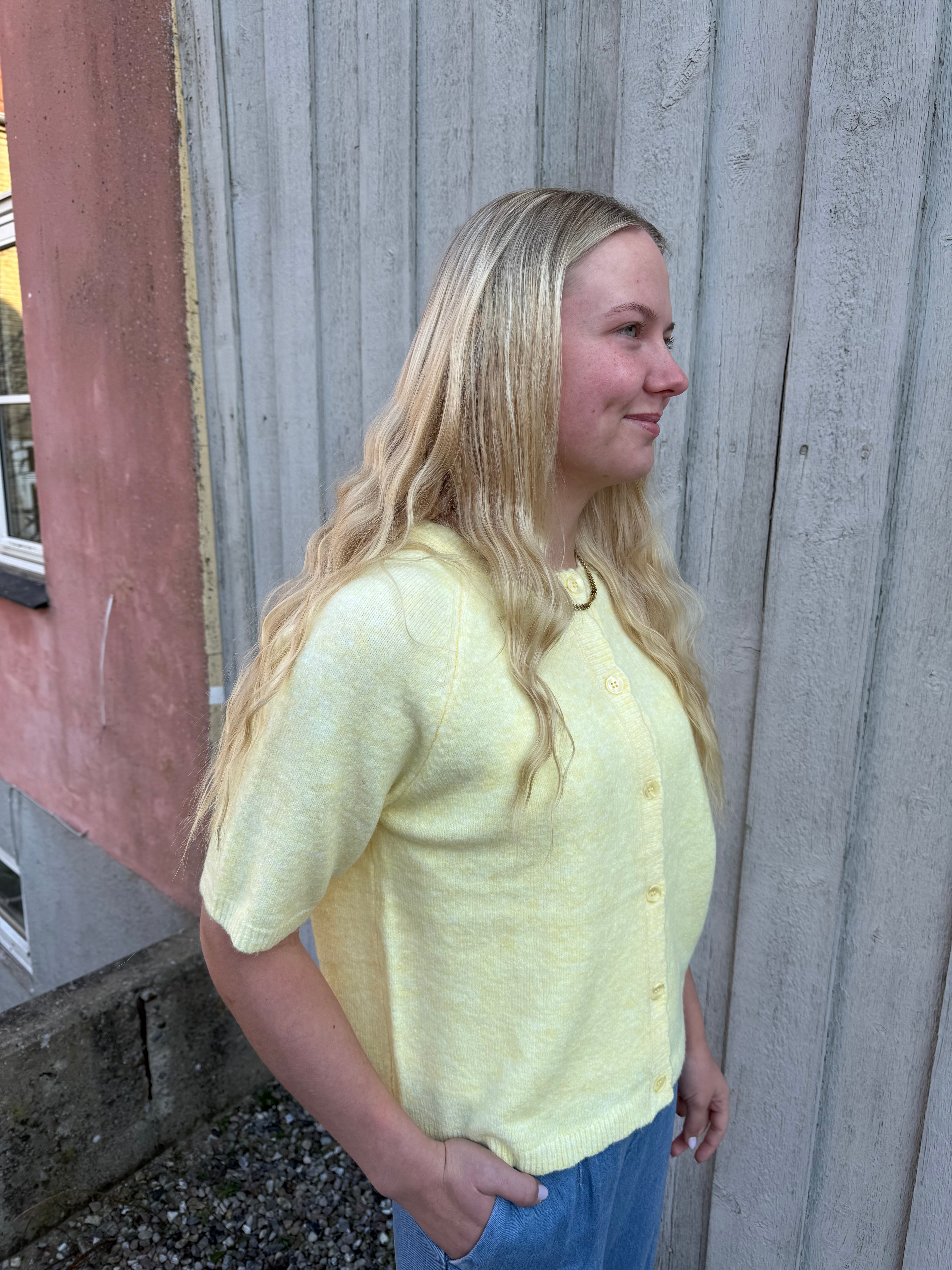 LETTY SS ON FRILL CARDIGAN - Pastel Yellow MELANGE W. PEARL BUTTONS