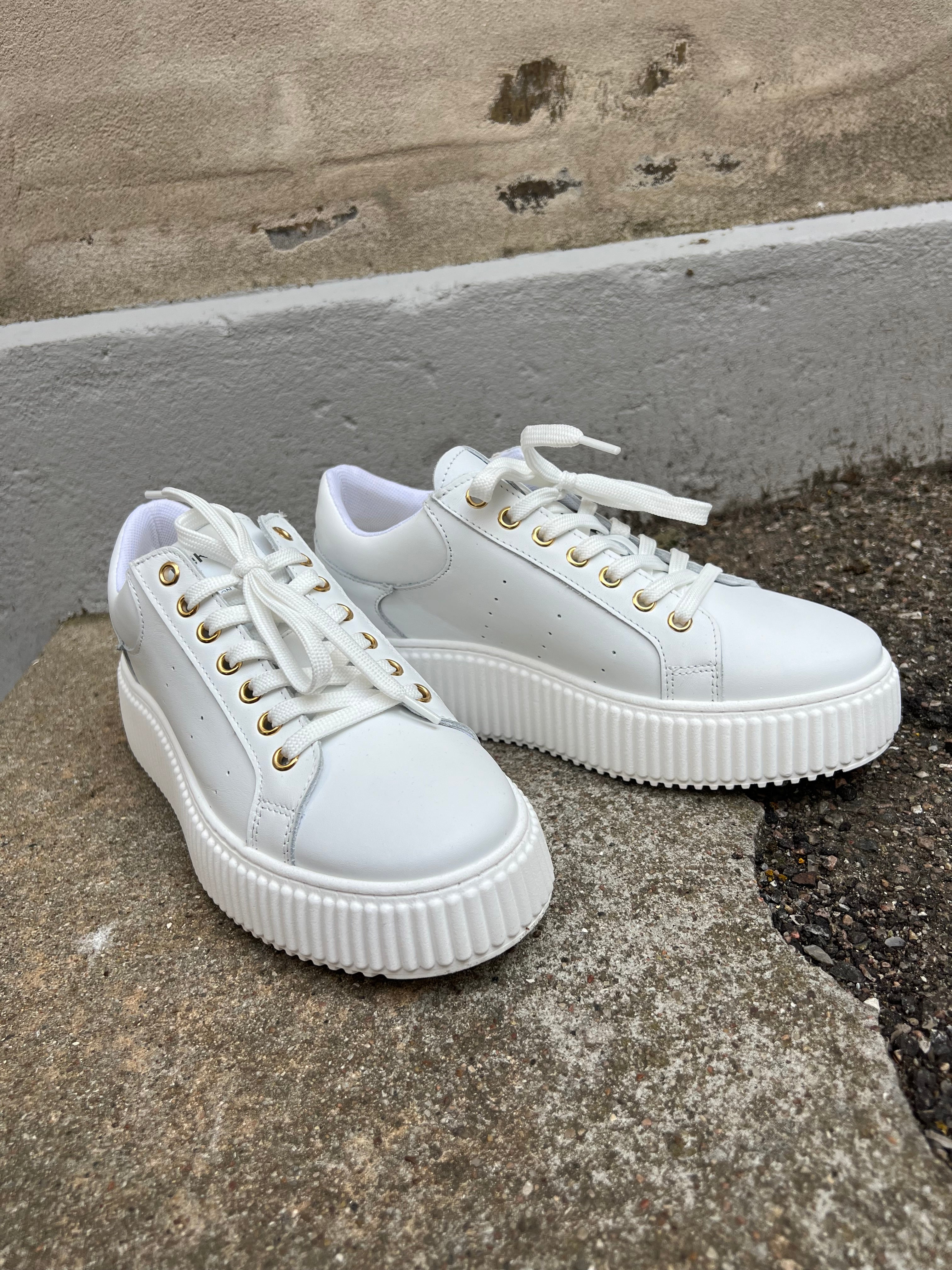 Court Sneakers - White